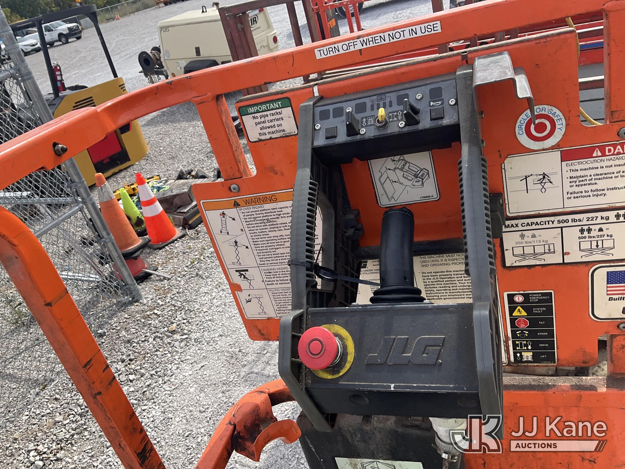 2011 JLG 1930ES