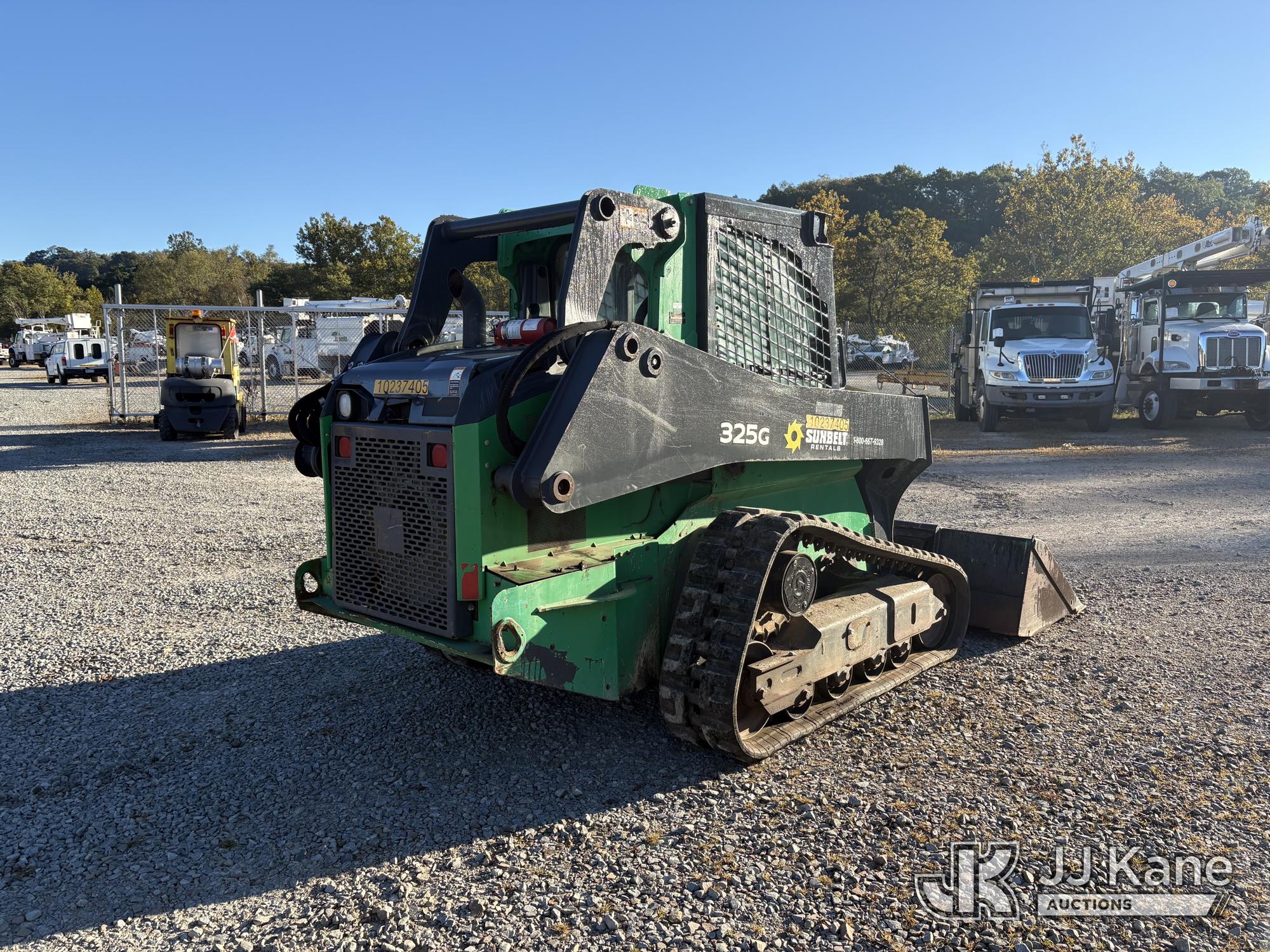 2019 John Deere 325G