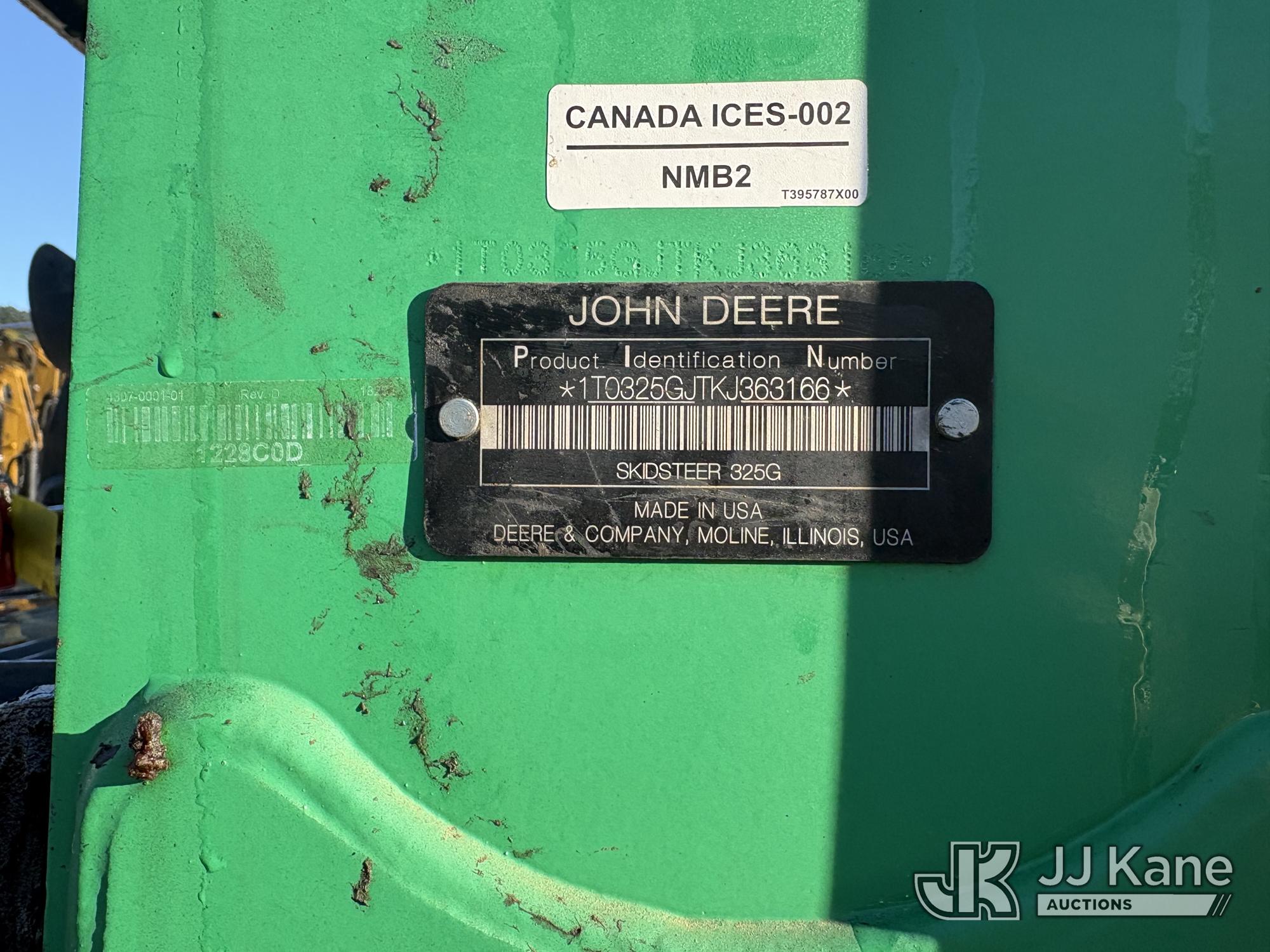 2019 John Deere 325G