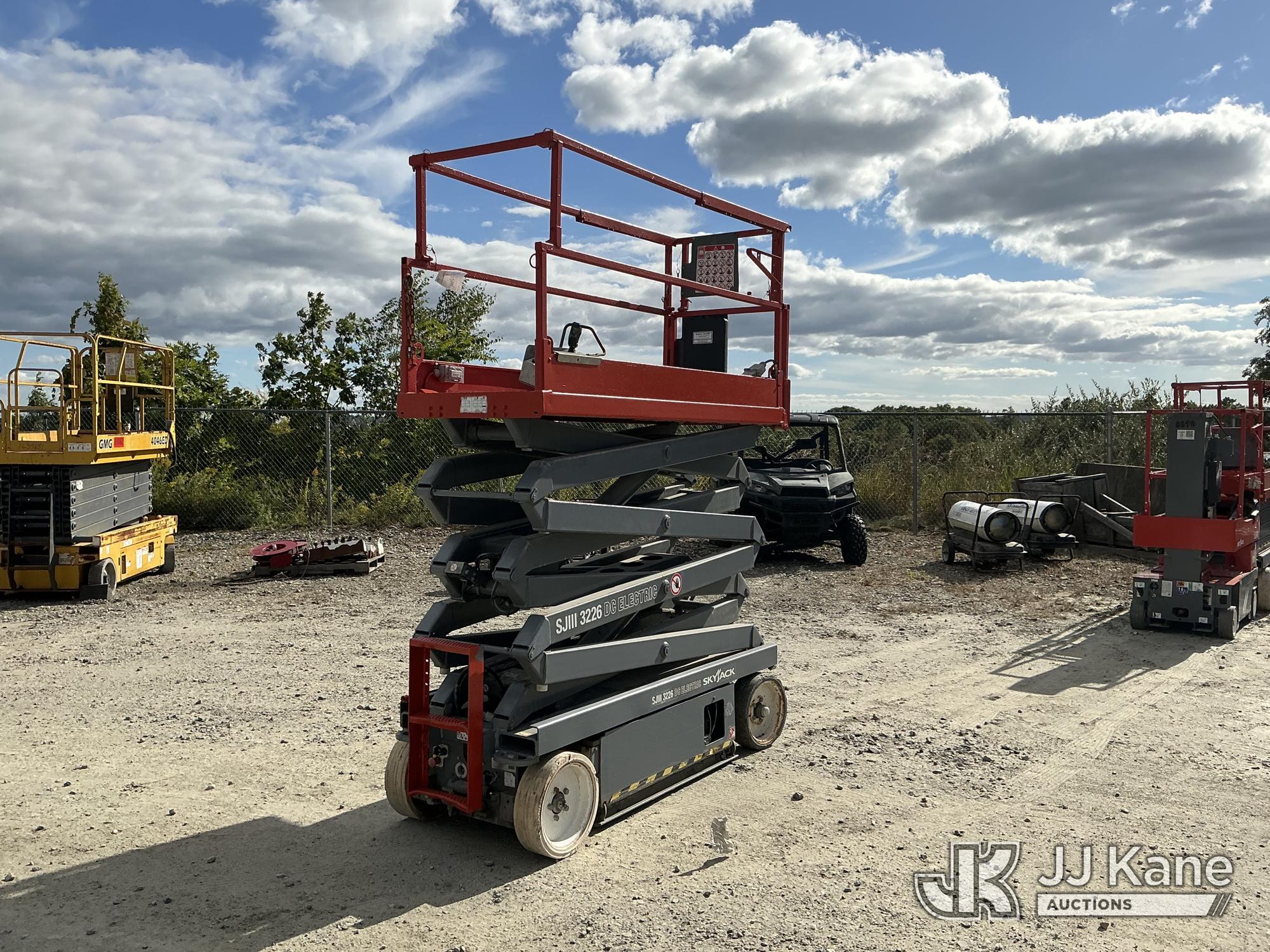 2013 Skyjack SJ-3226