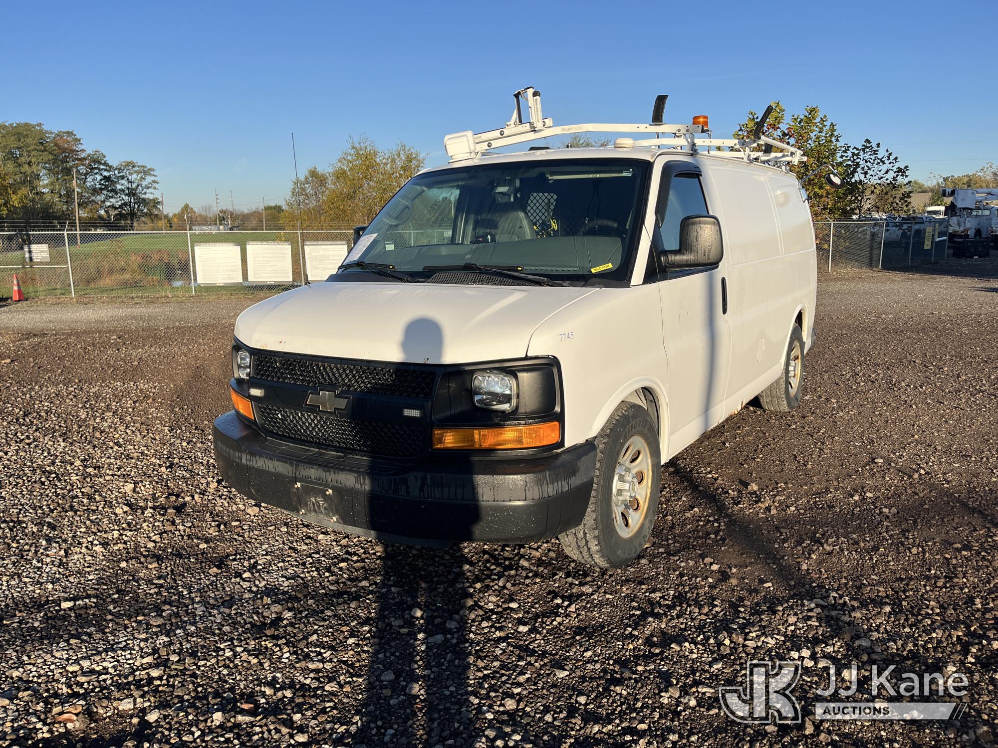 2013 Chevrolet Express G1500 AWD Cargo Van (1645916)