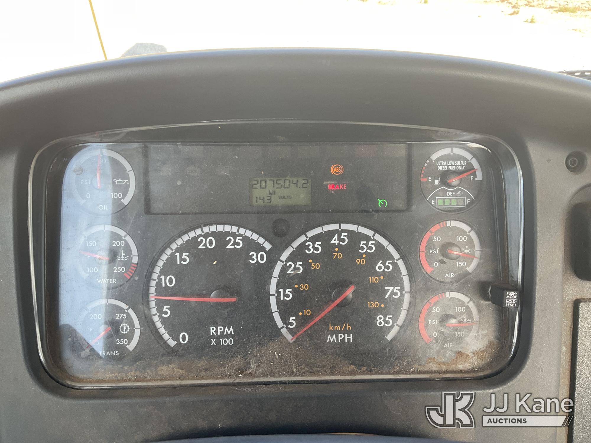 2013 Freightliner M2 106