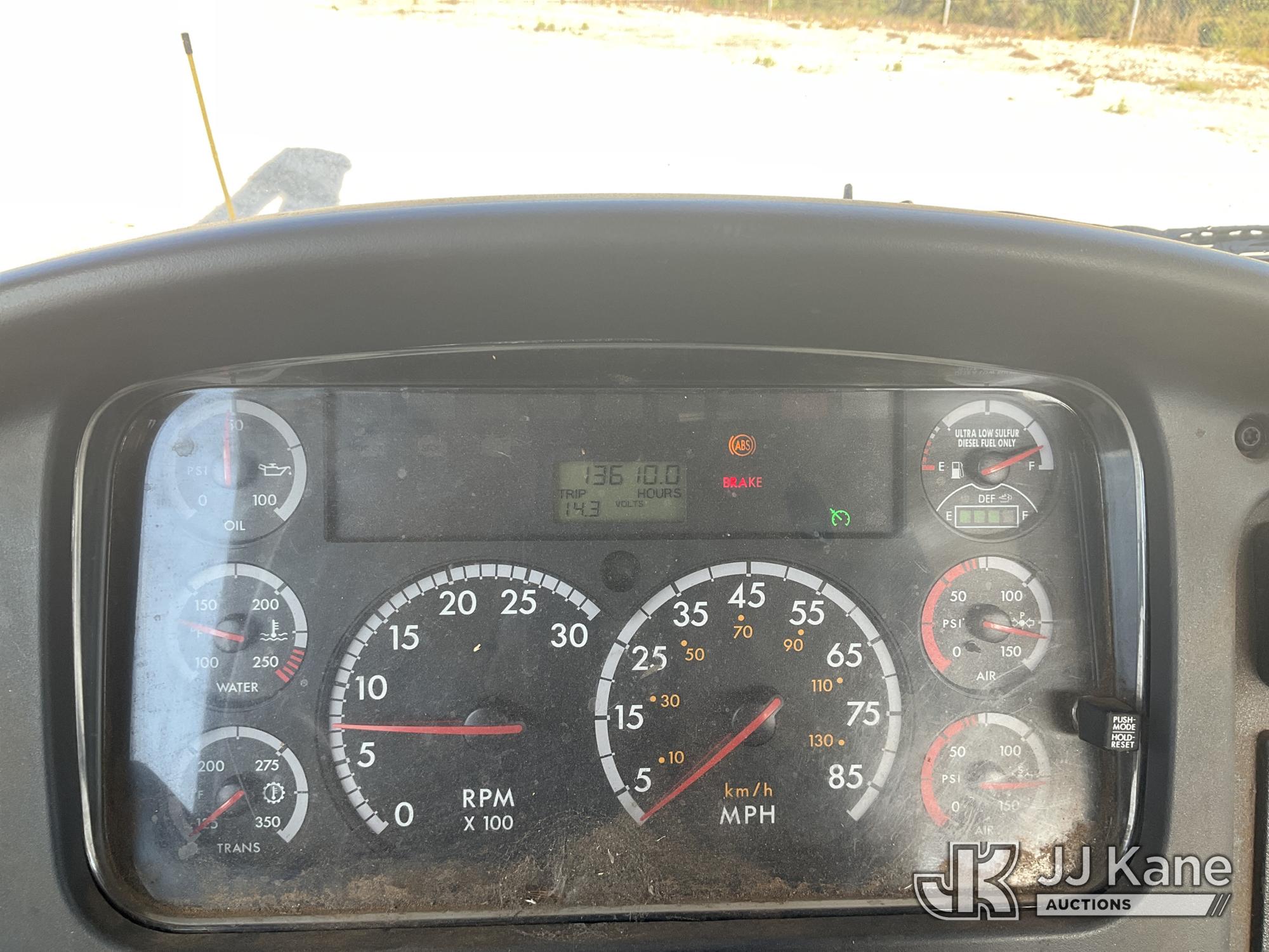 2013 Freightliner M2 106