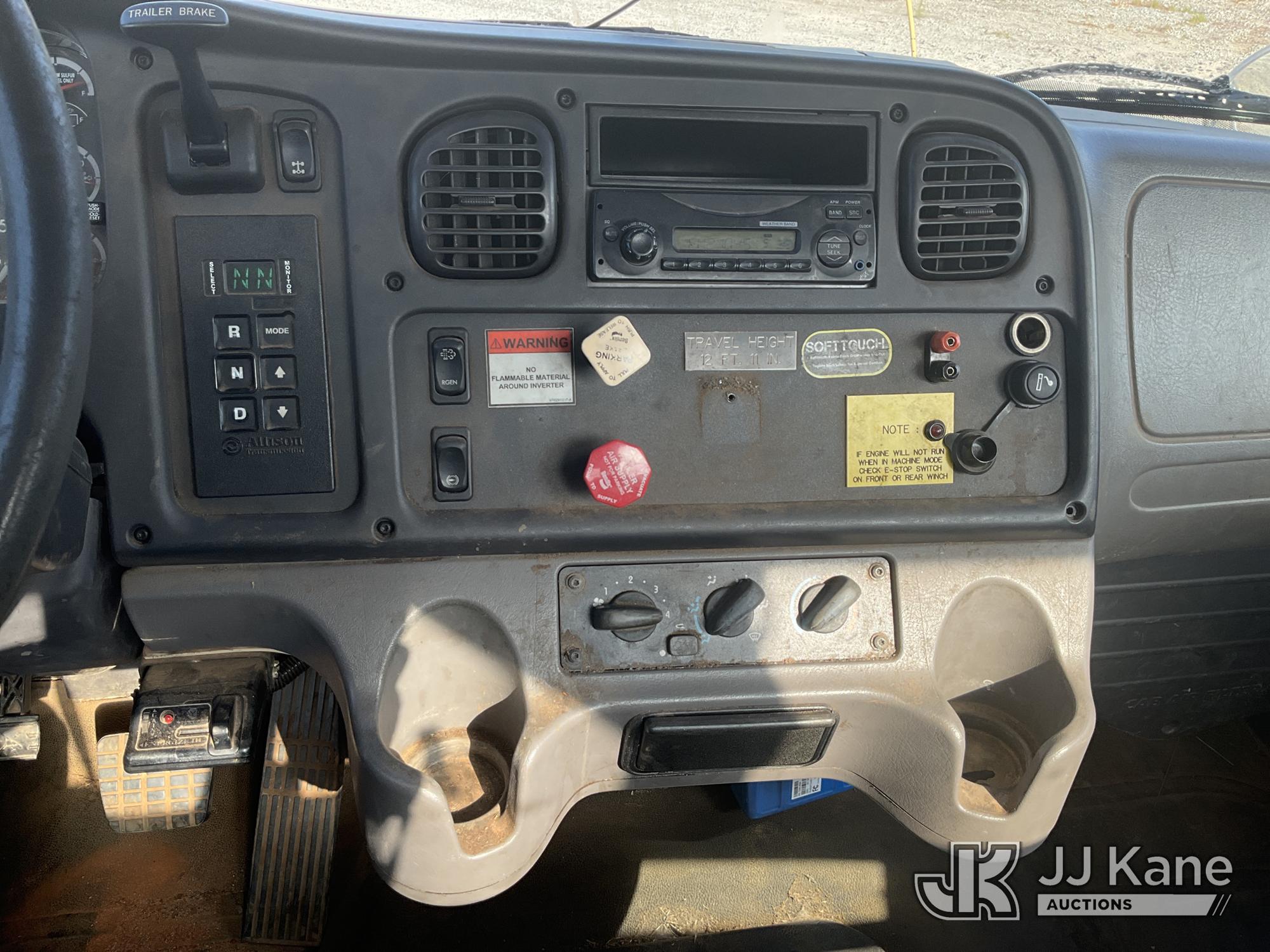 2013 Freightliner M2 106