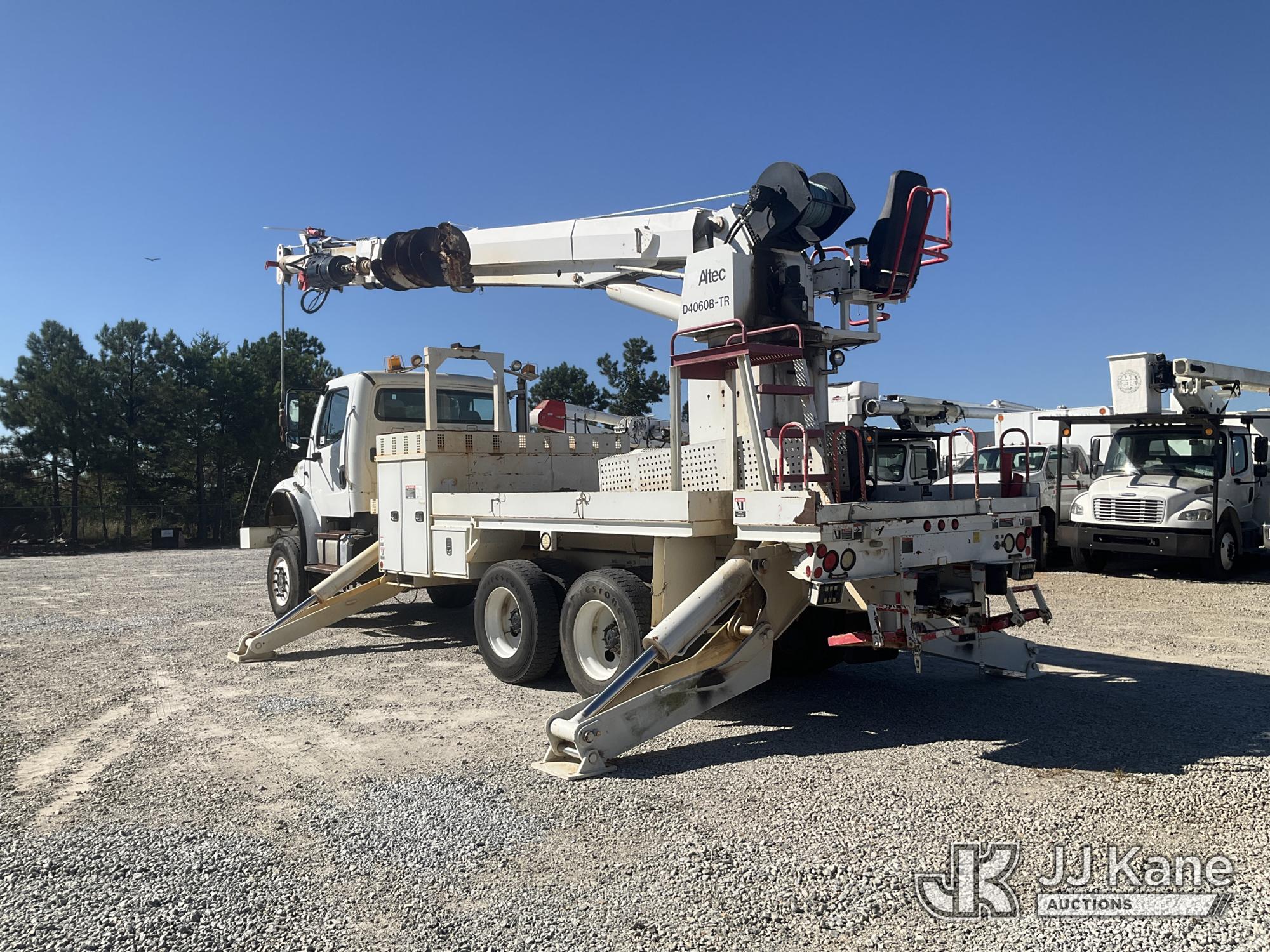 2013 Freightliner M2 106