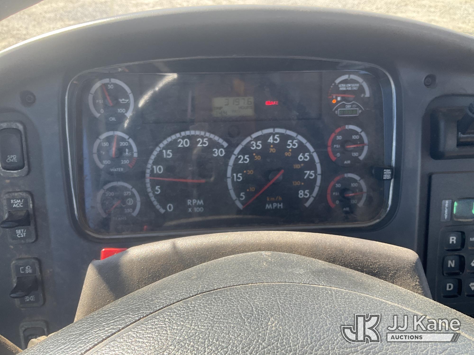 2013 Freightliner M2 106