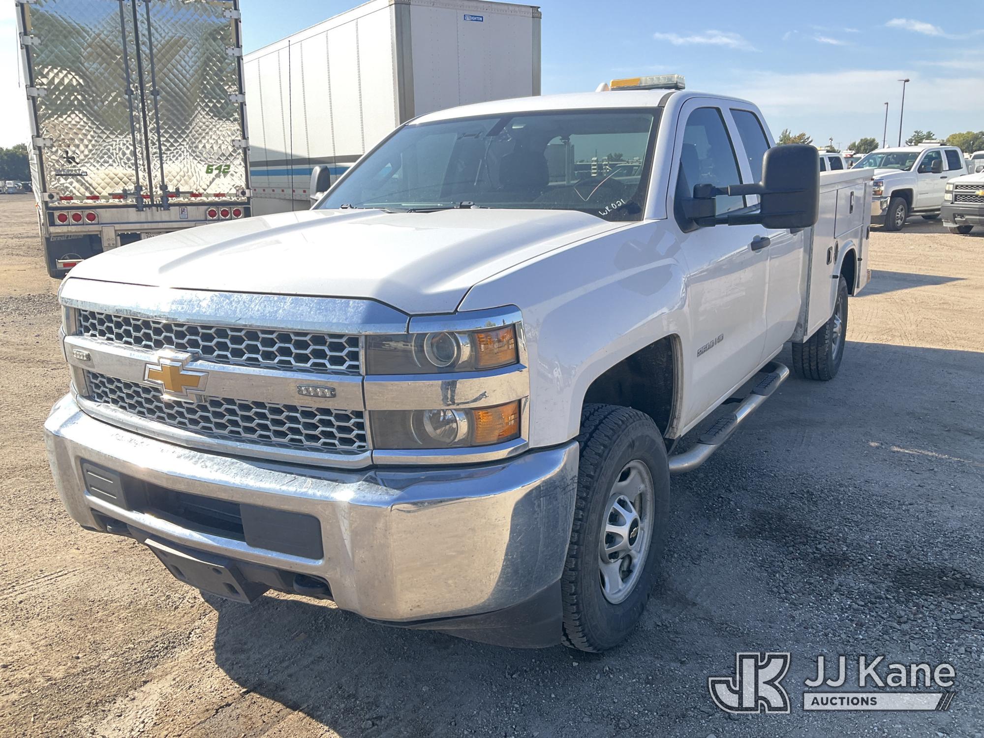 2019 Chevrolet Silverado 2500HD Extended-Cab Pickup Truck (1646021)