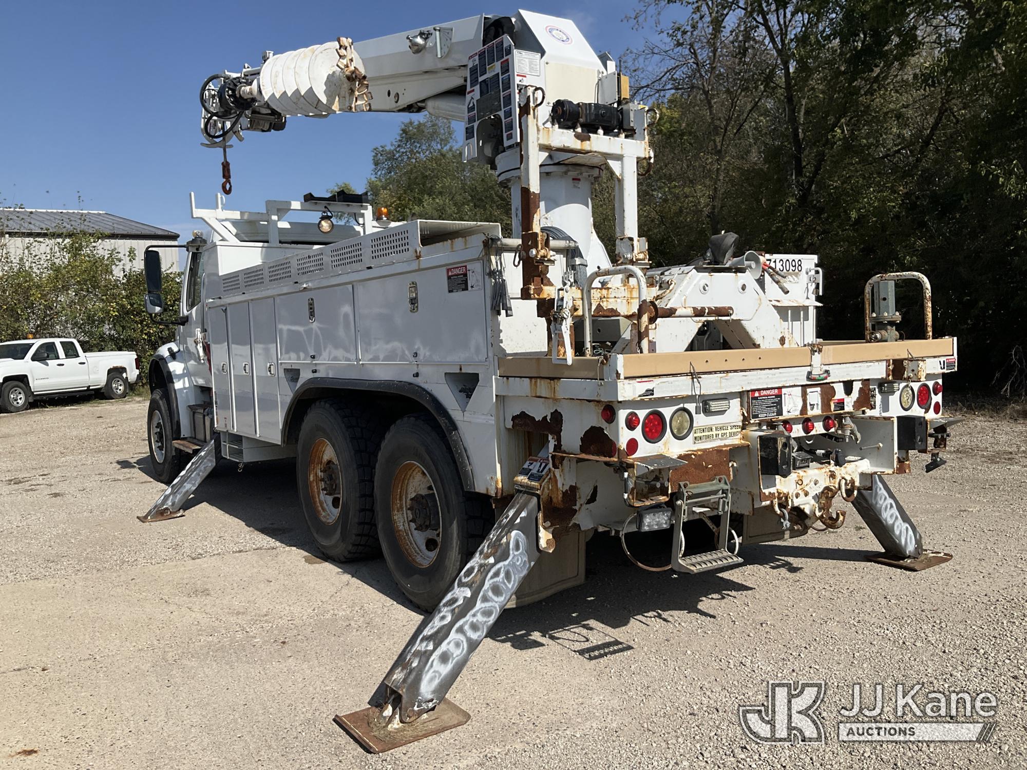 2013 Freightliner M2 106