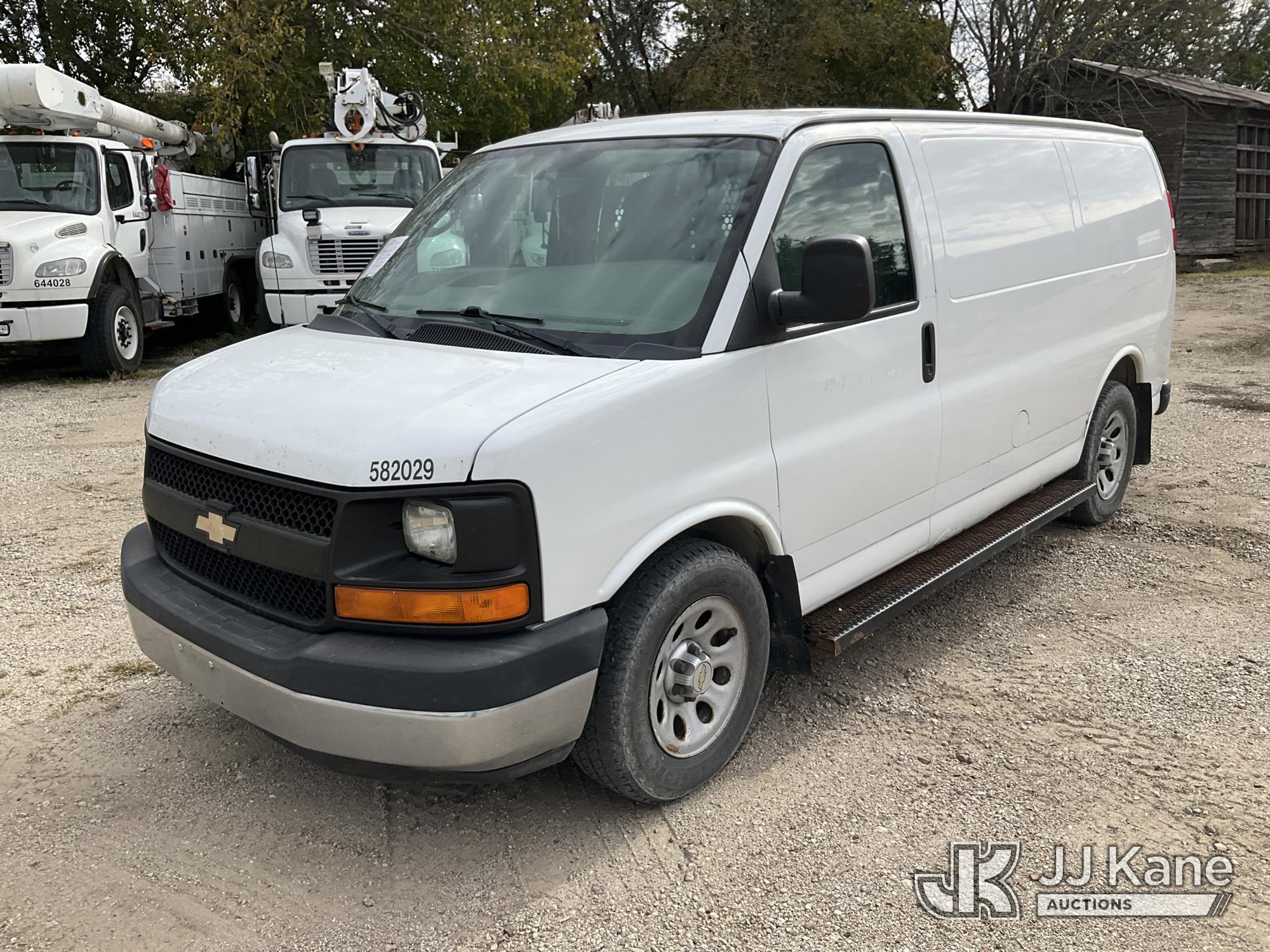 2013 Chevrolet Express G1500 AWD Cargo Van (1646052)