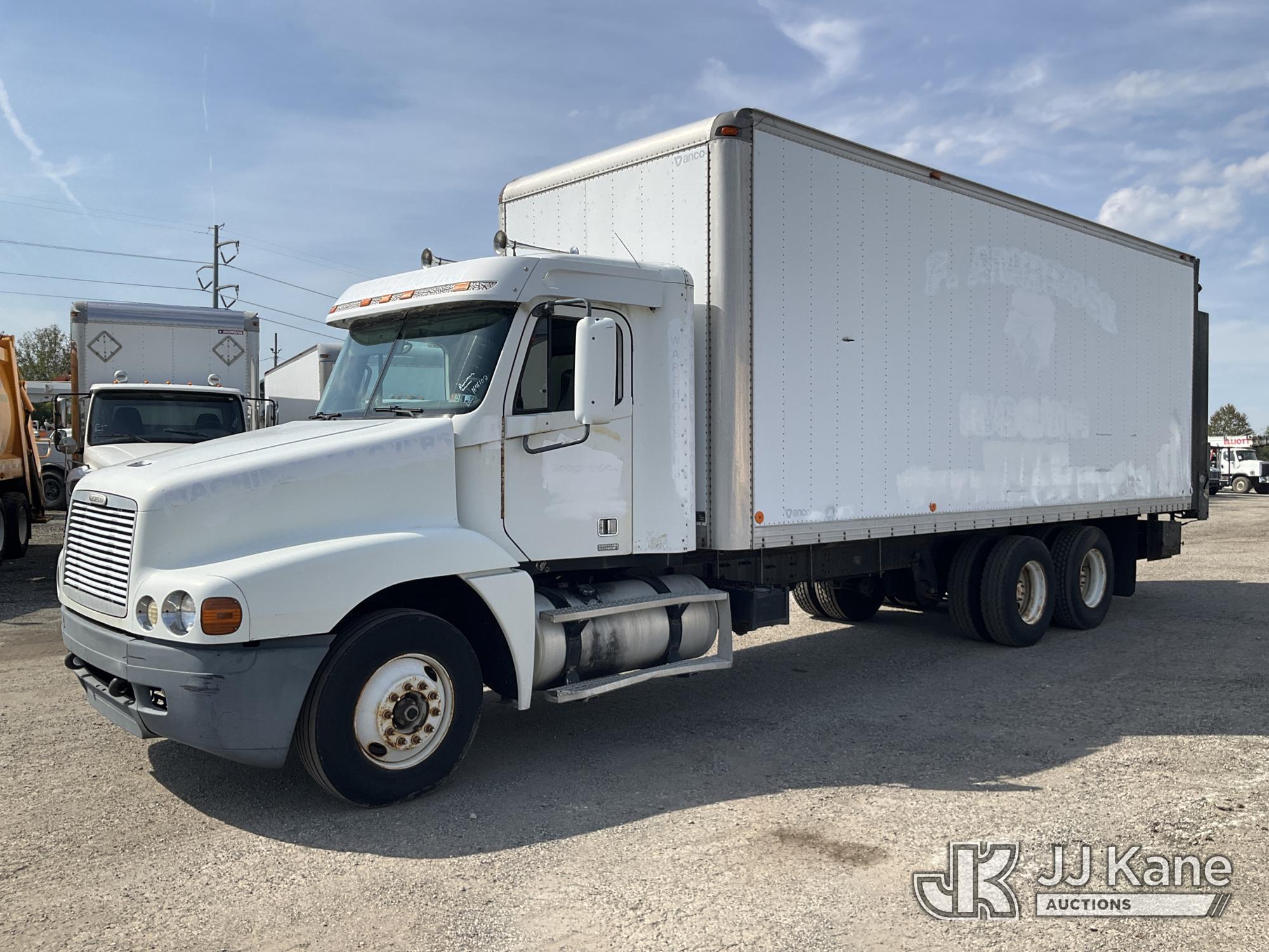 Photo of 1998 Freightliner FLC120