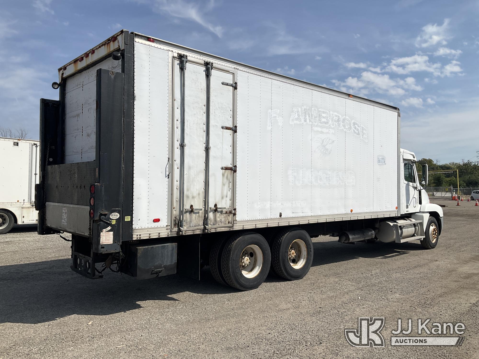 1998 Freightliner FLC120
