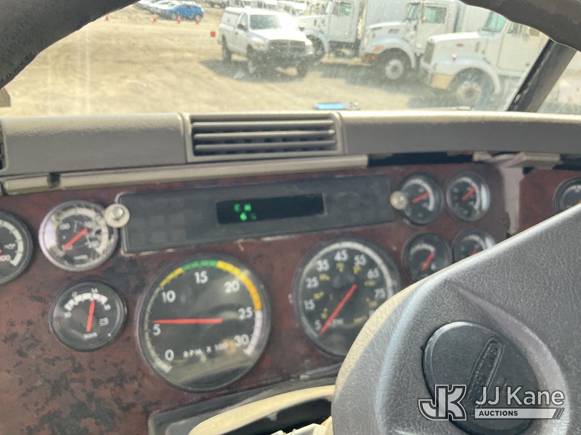 1998 Freightliner FLC120