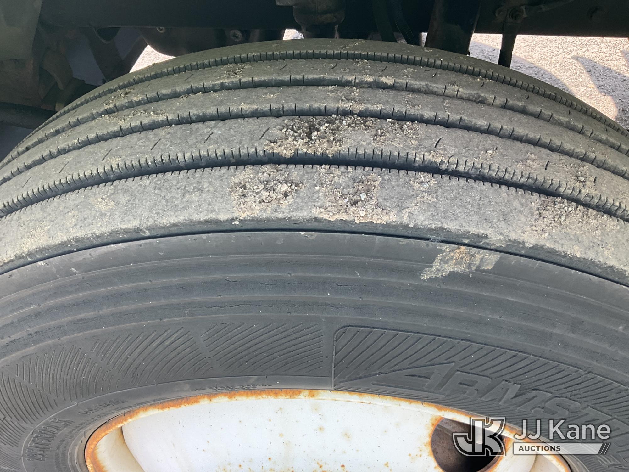 1998 Freightliner FLC120