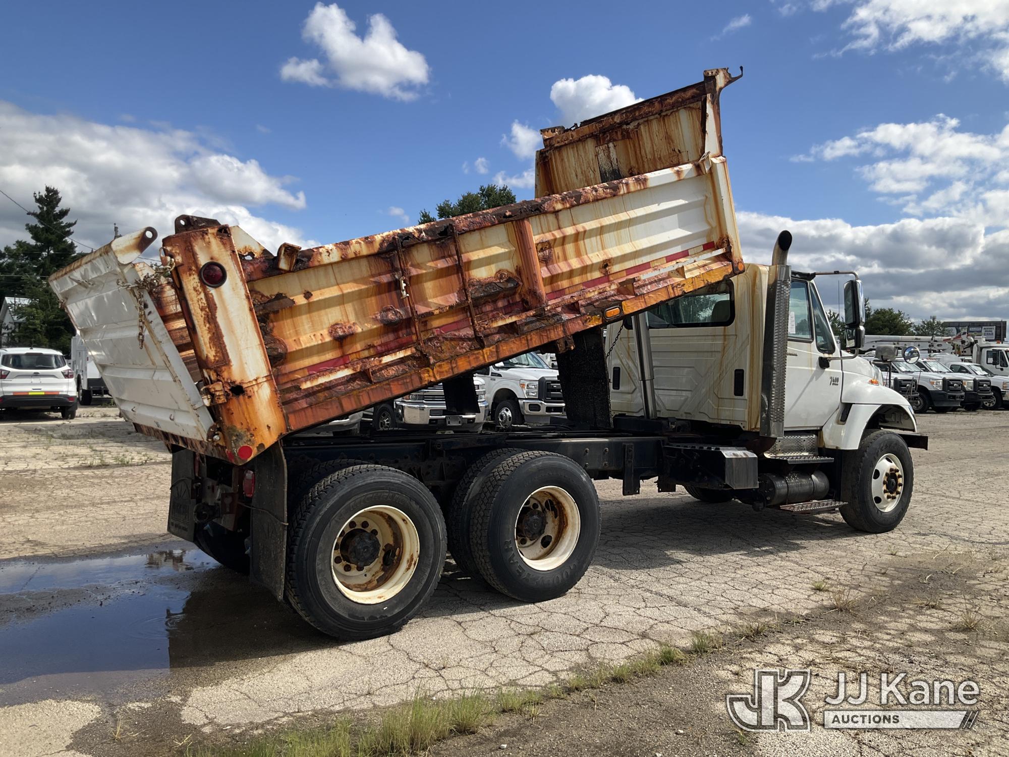2004 International 7400