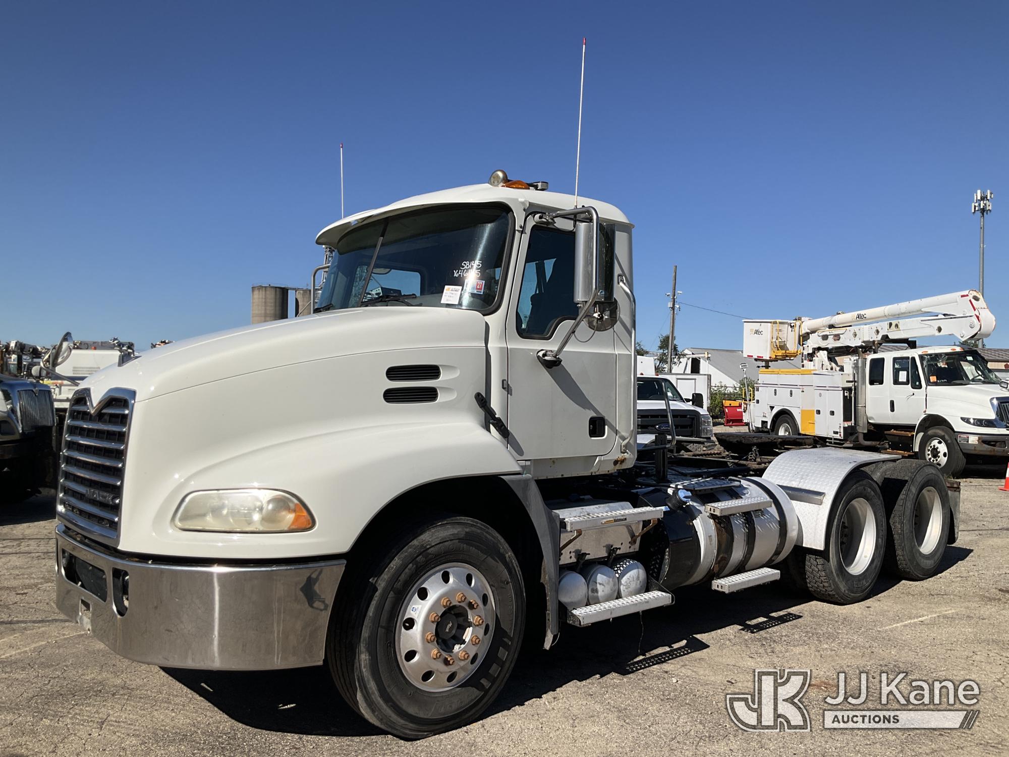 2016 Mack CXU613
