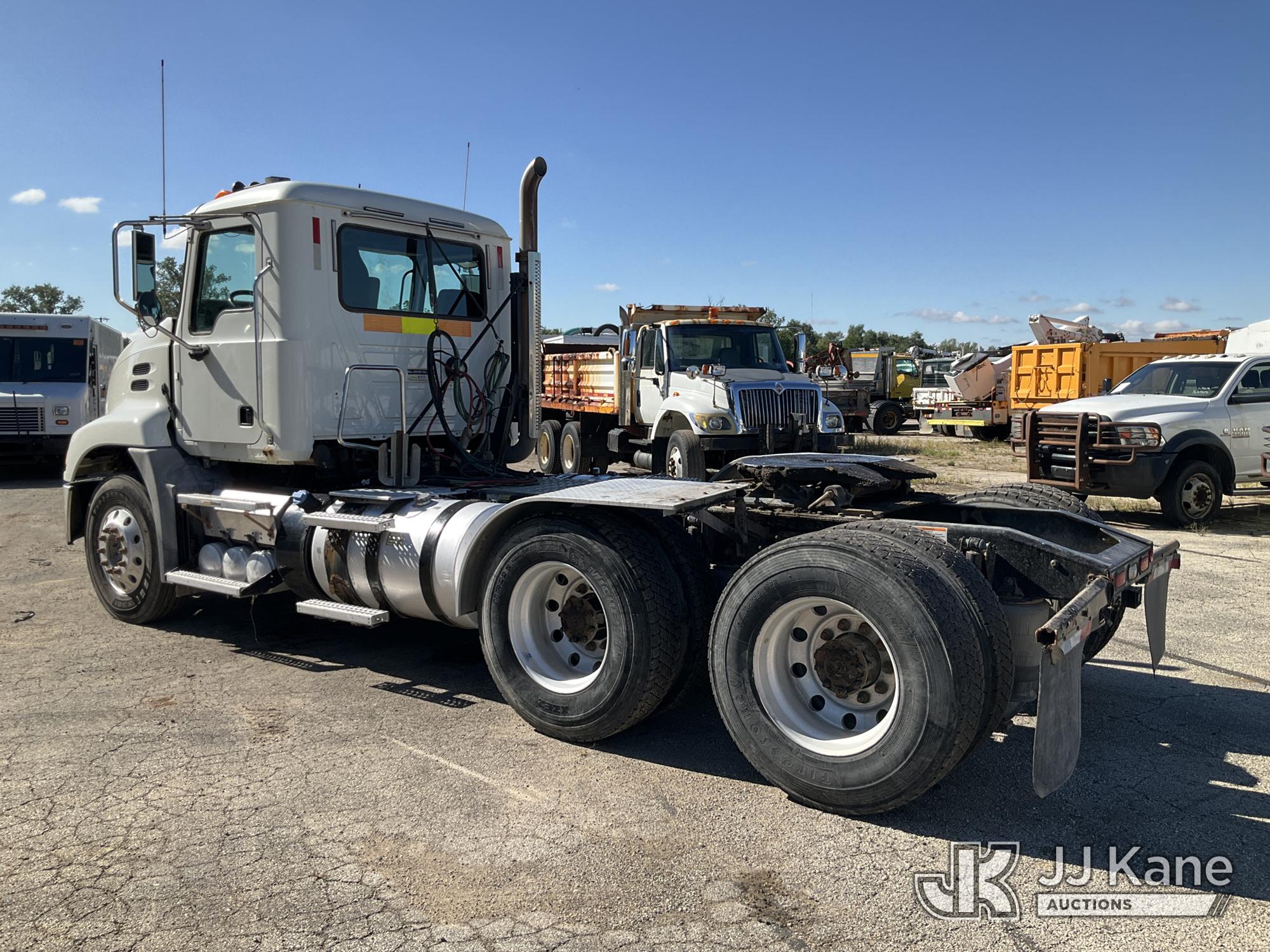 2016 Mack CXU613