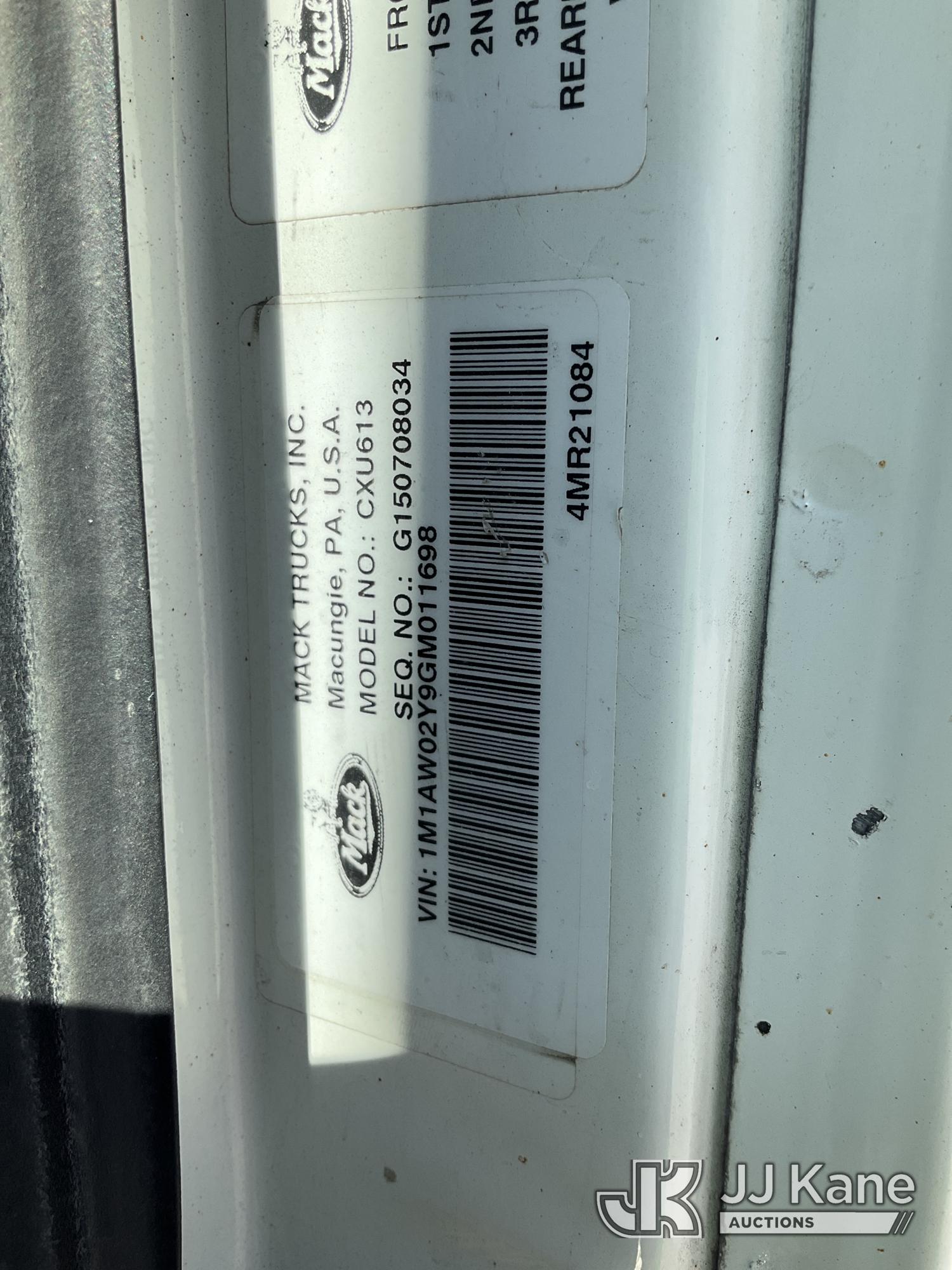2016 Mack CXU613