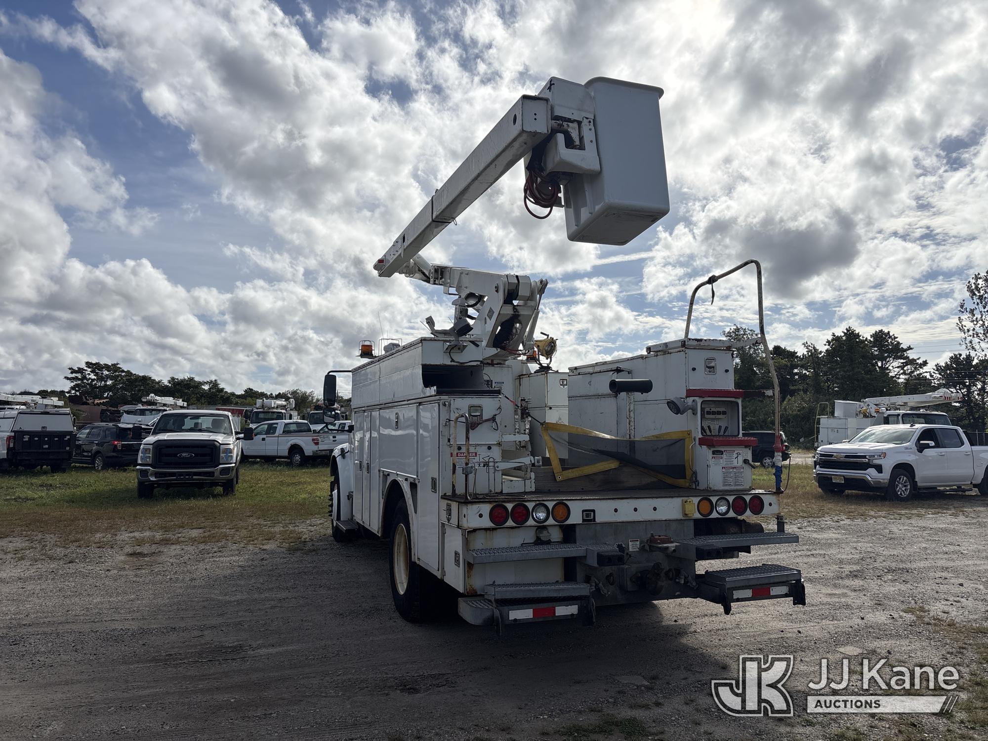 2013 Freightliner M2 106