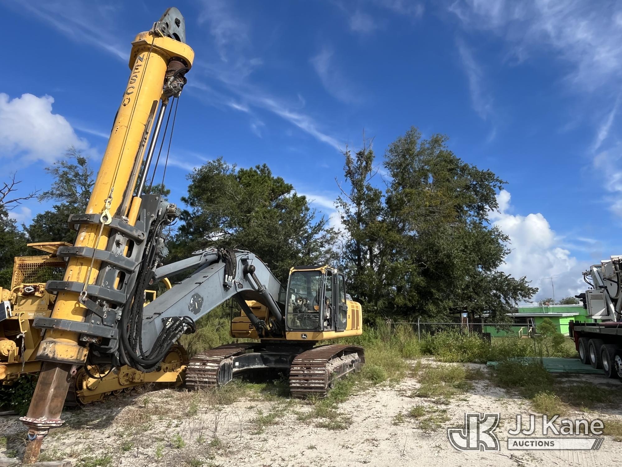 Photo of 2009 John Deere 350D LC