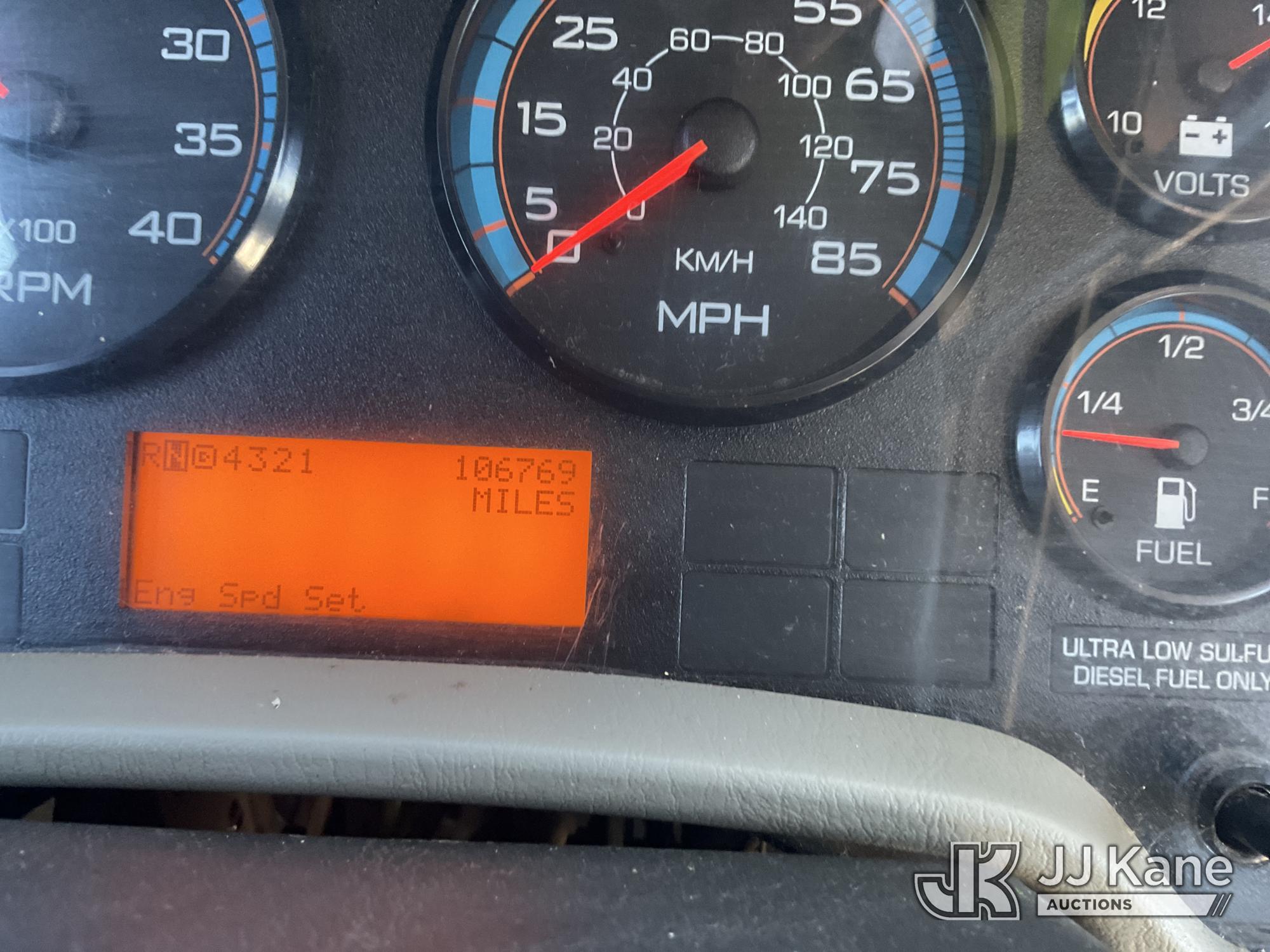 2017 International 7300 4X4