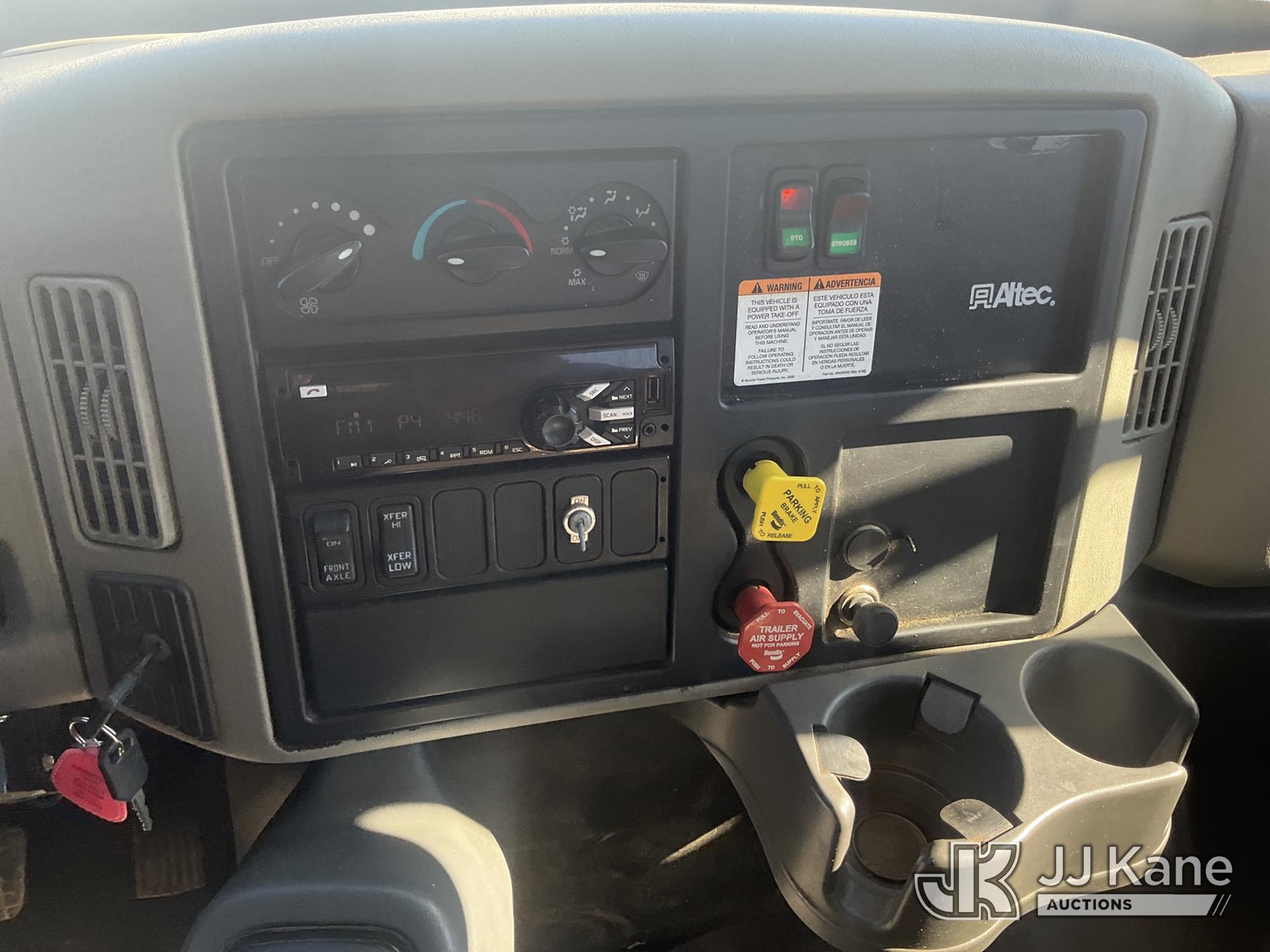 2017 International 7300 4X4
