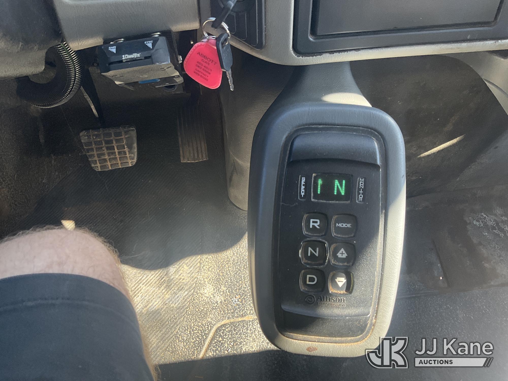 2017 International 7300 4X4