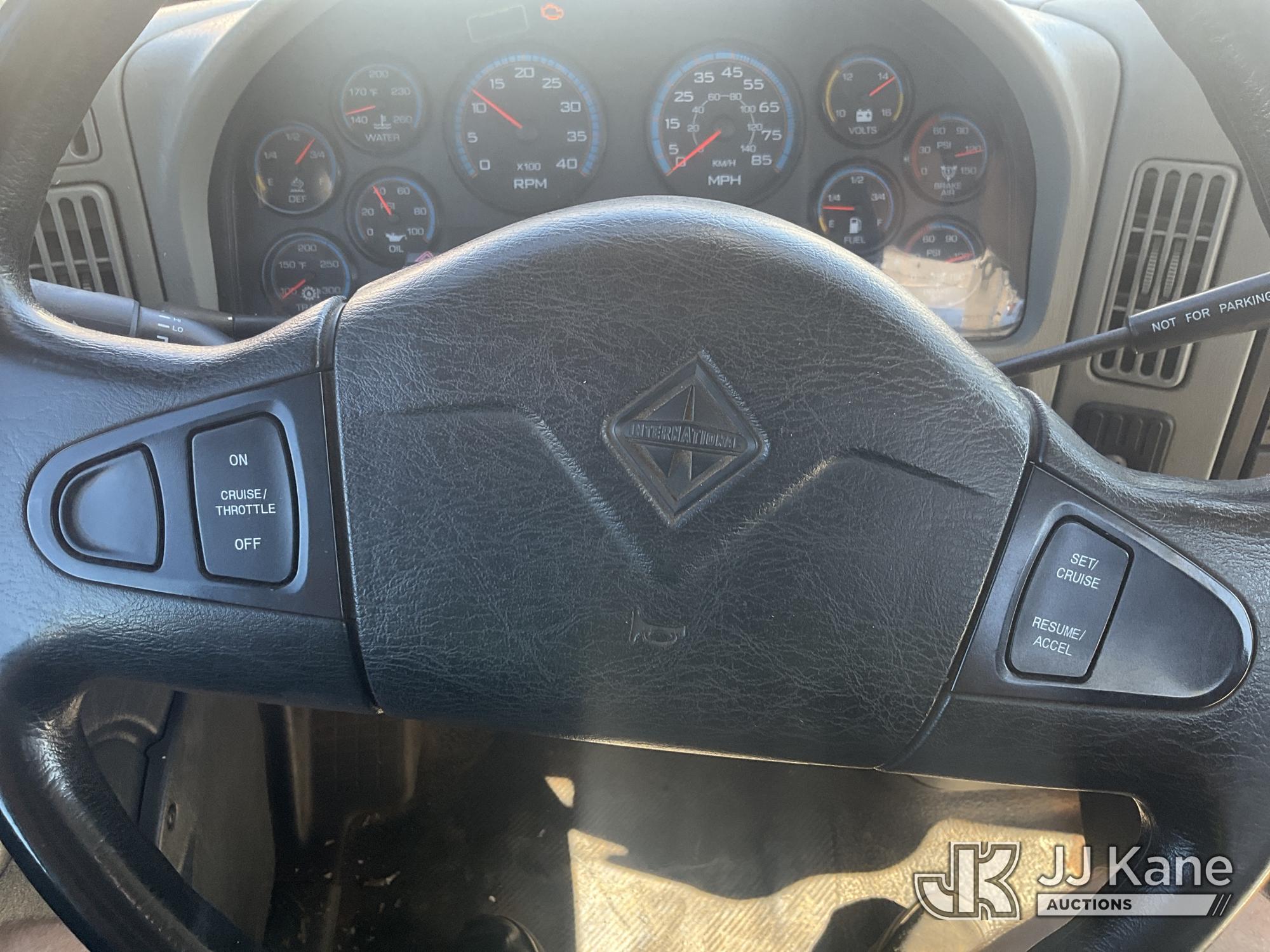 2017 International 7300 4X4