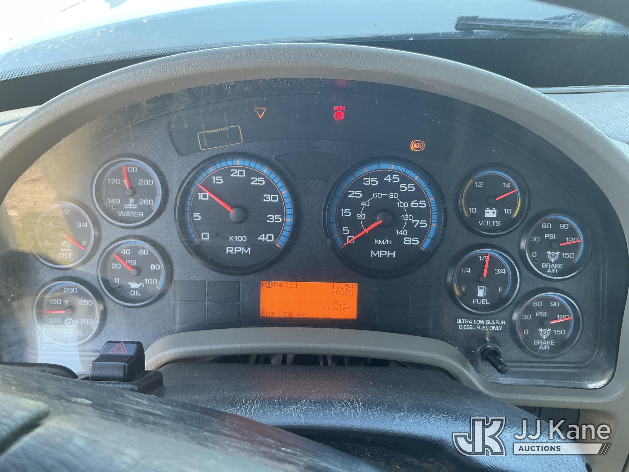 2017 International 7300 4X4