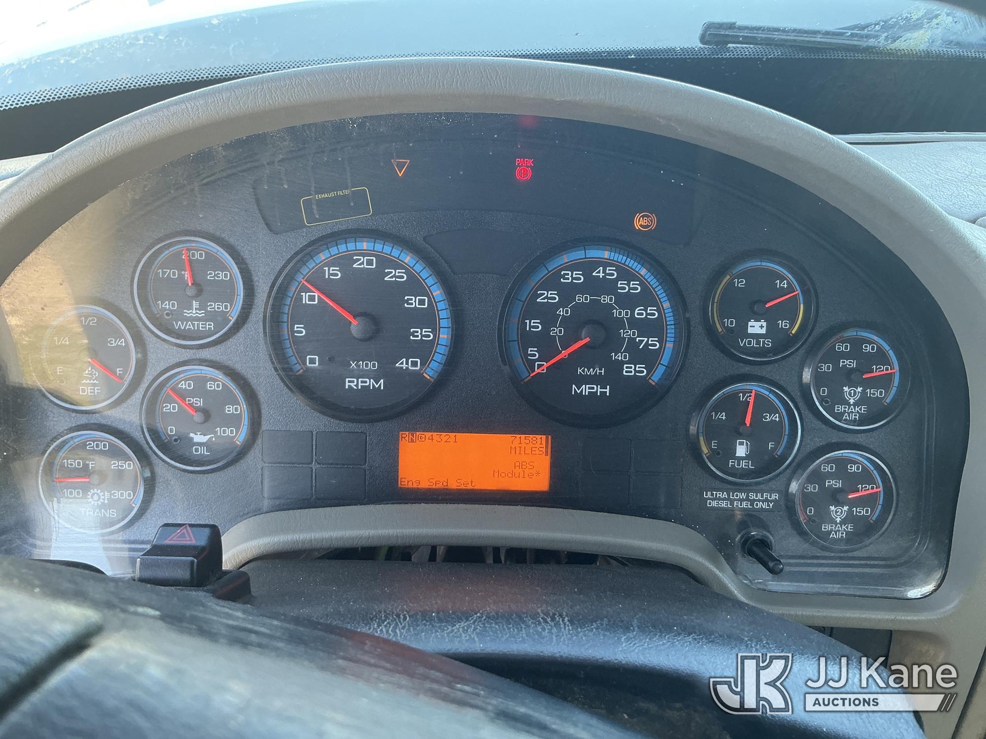 2017 International 7300 4X4