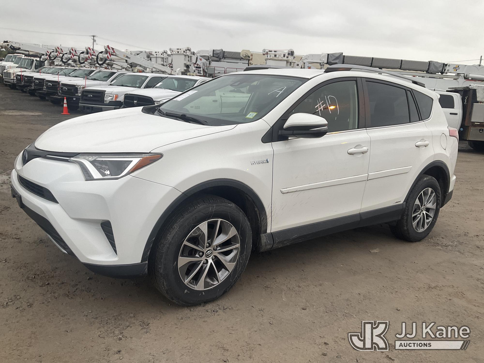 Photo of 2018 Toyota RAV4 AWD Hybrid