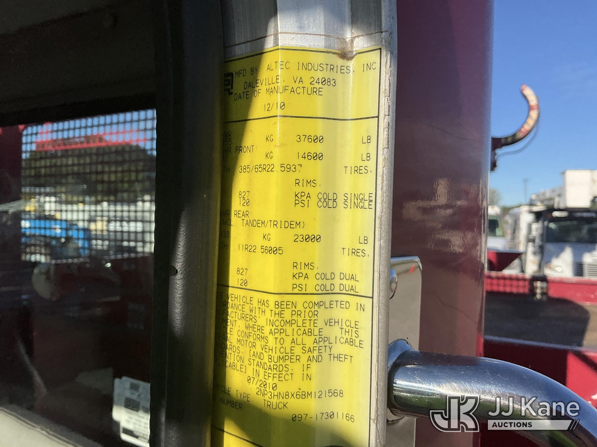 2011 Peterbilt 348