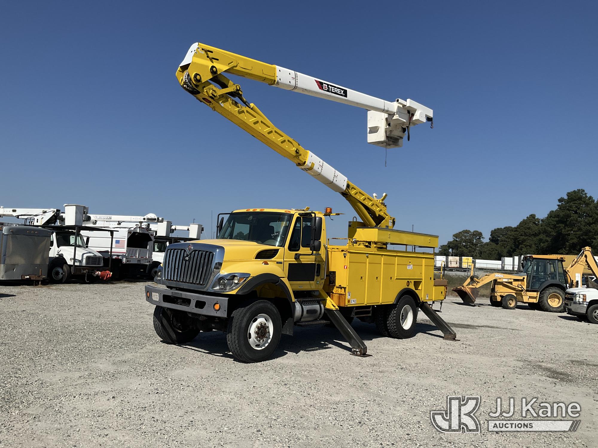 Photo of 2013 International 7400 4x4