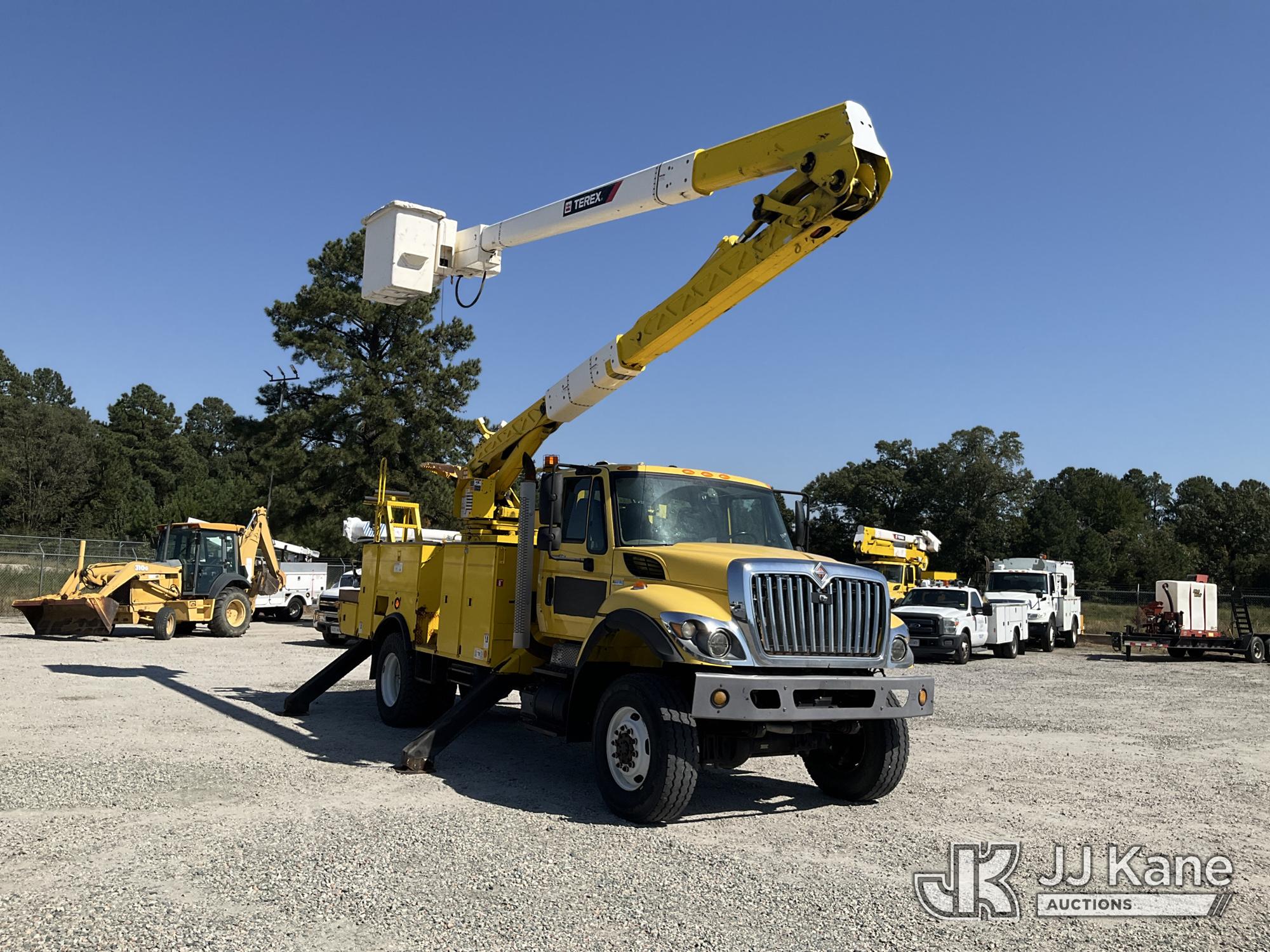 2013 International 7400 4X4