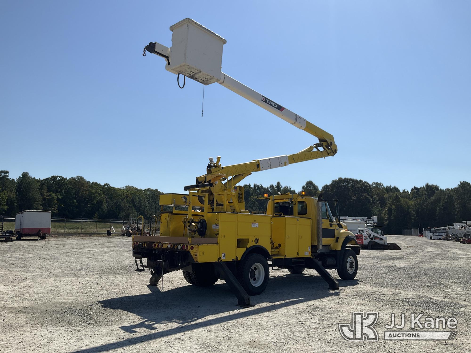 2013 International 7400 4X4