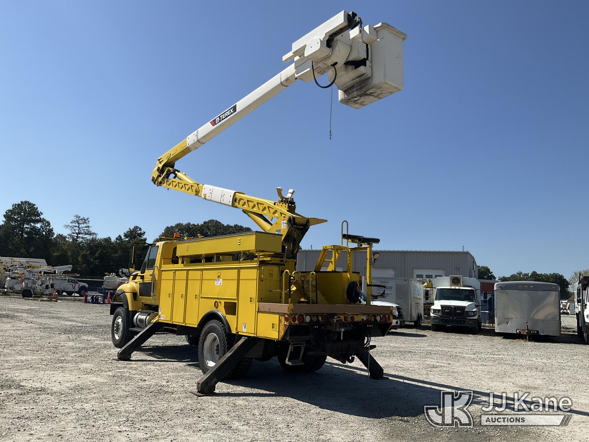 2013 International 7400 4X4