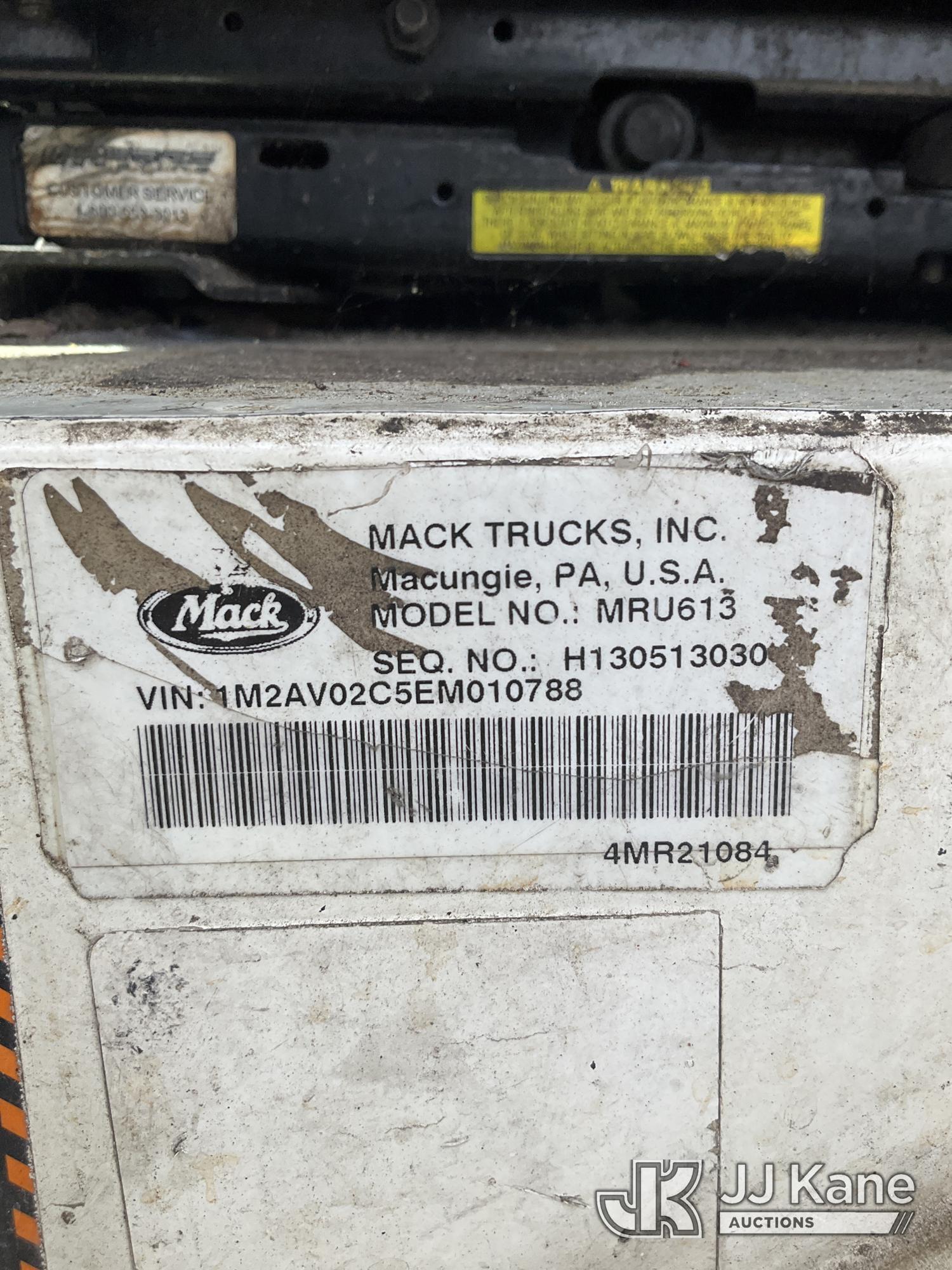 2014 Mack MRU600