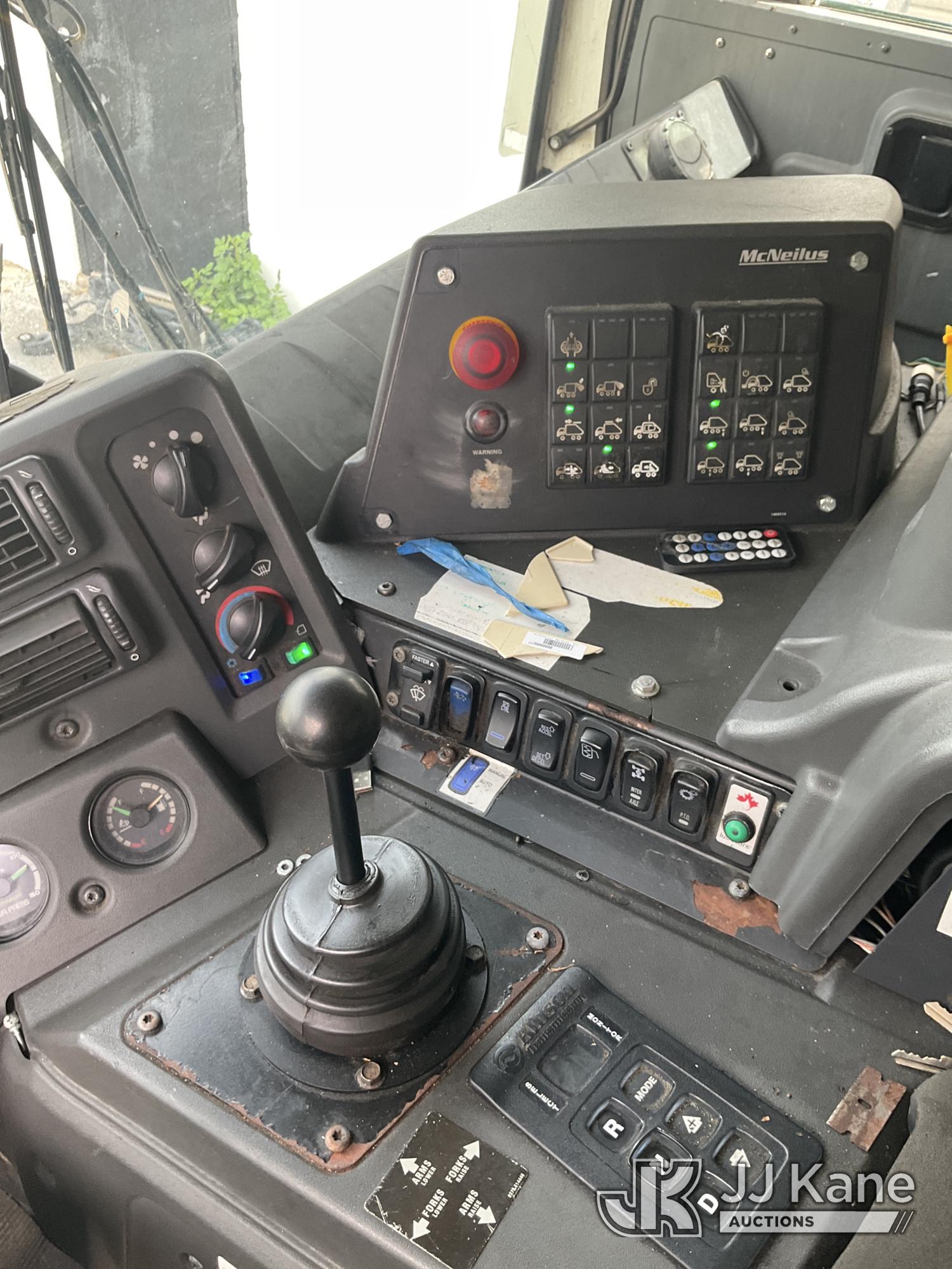 2014 Mack MRU600
