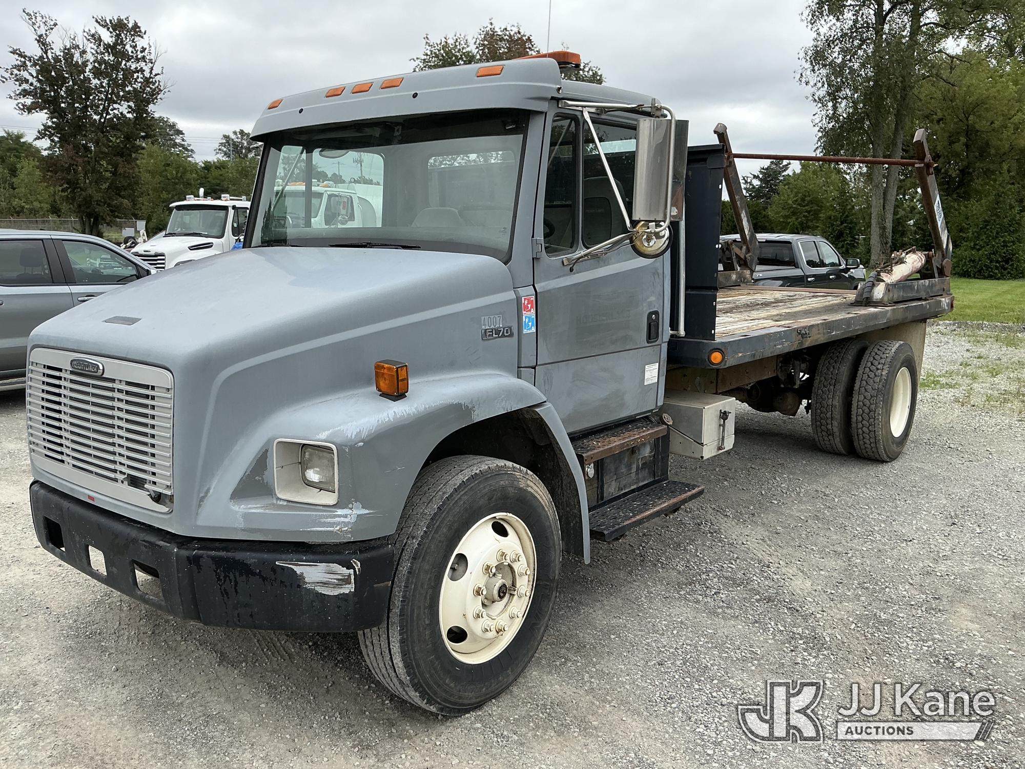 Photo of 1999 Freightliner FL70