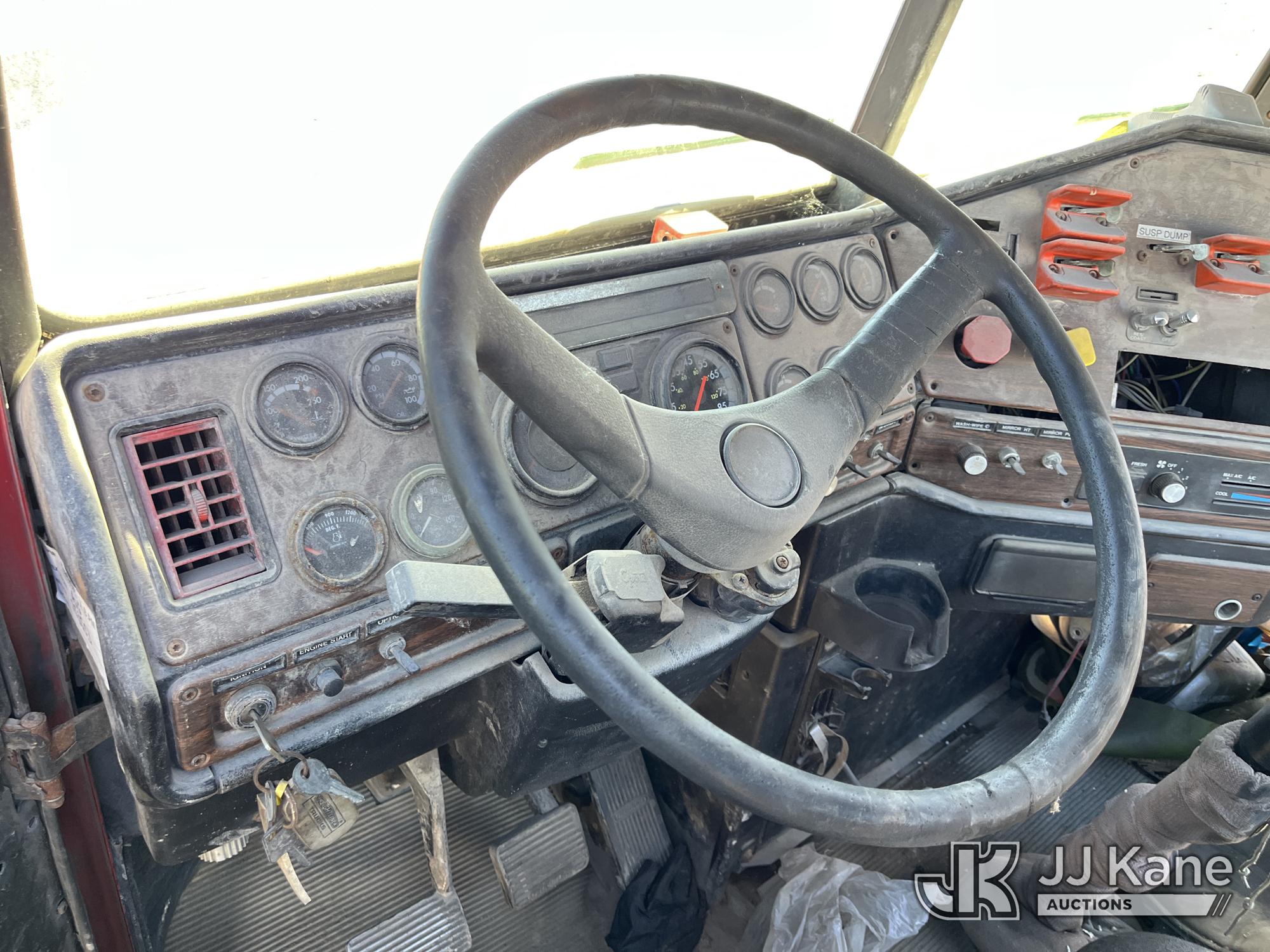 1999 Freightliner FLD120