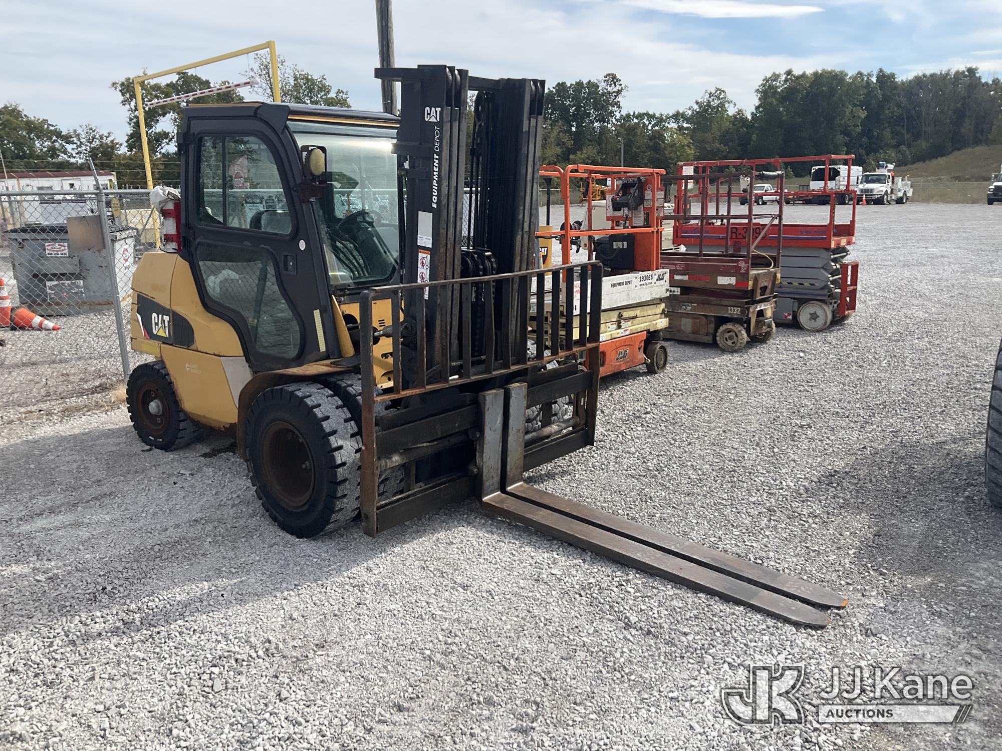 2010 Caterpillar DP40KD