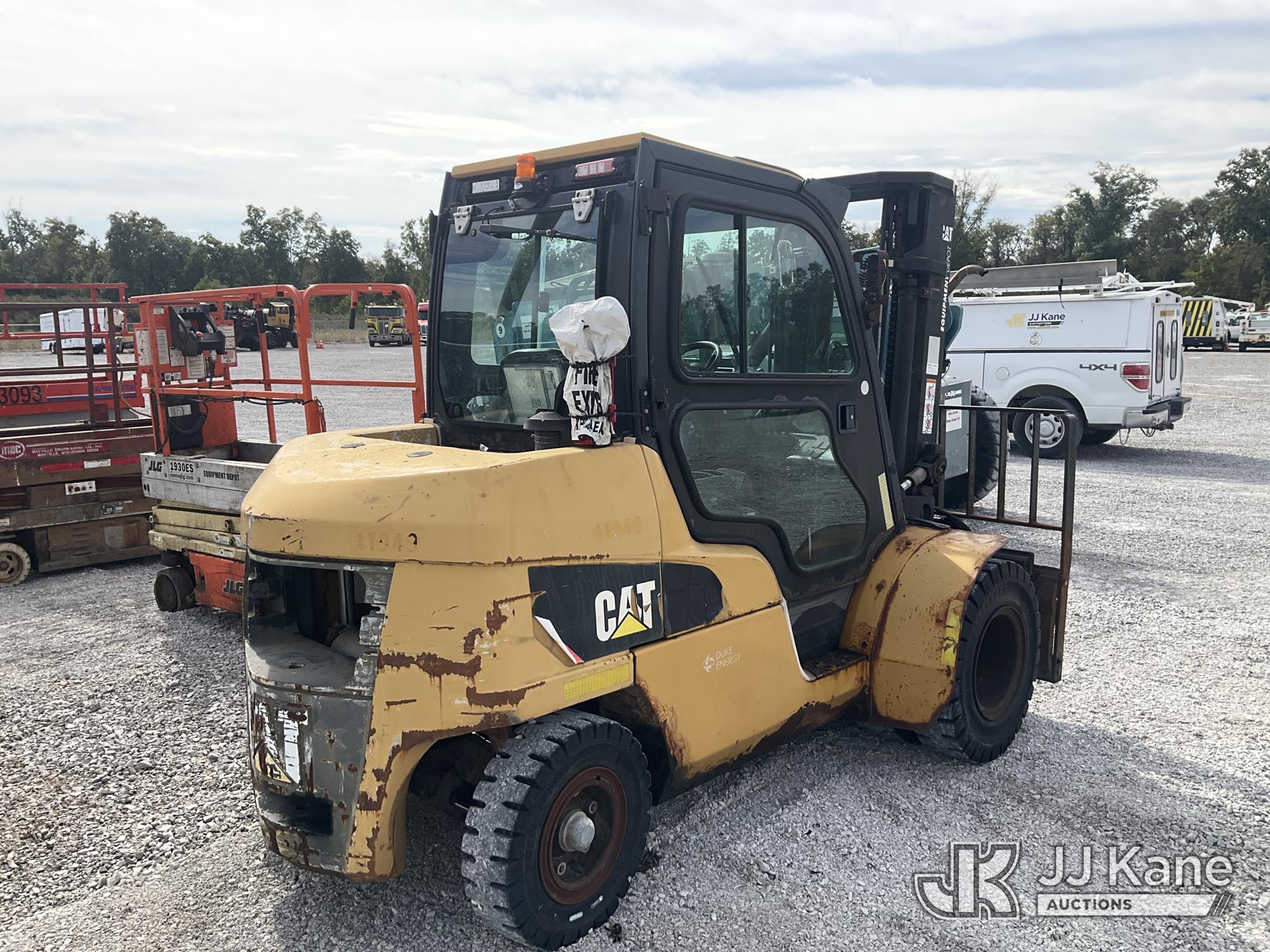 2010 Caterpillar DP40KD