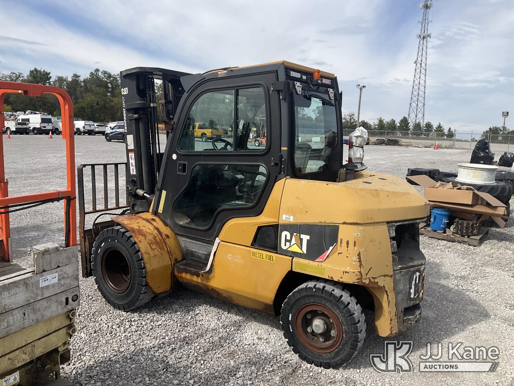 2010 Caterpillar DP40KD