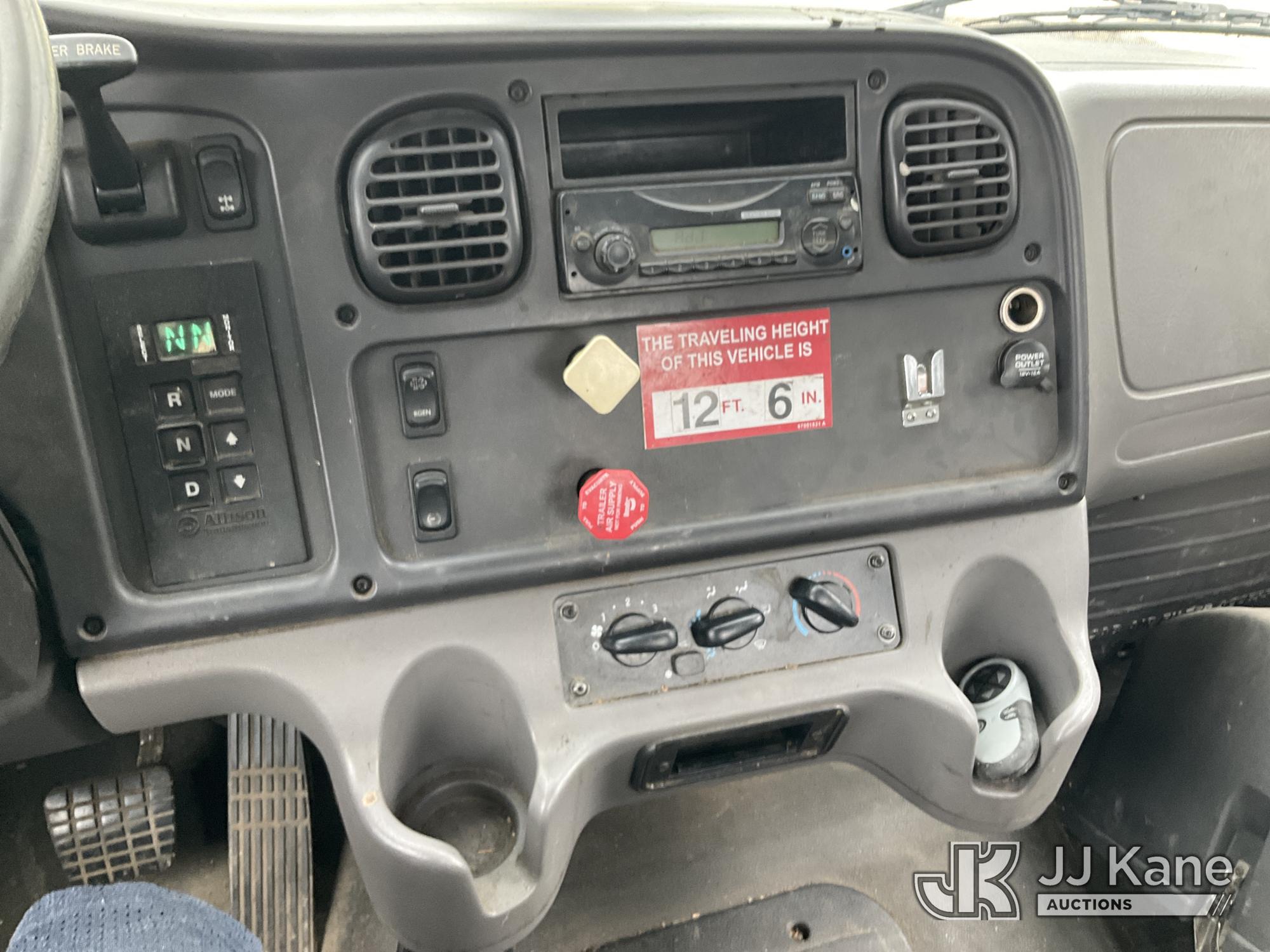 2013 Freightliner M2 106