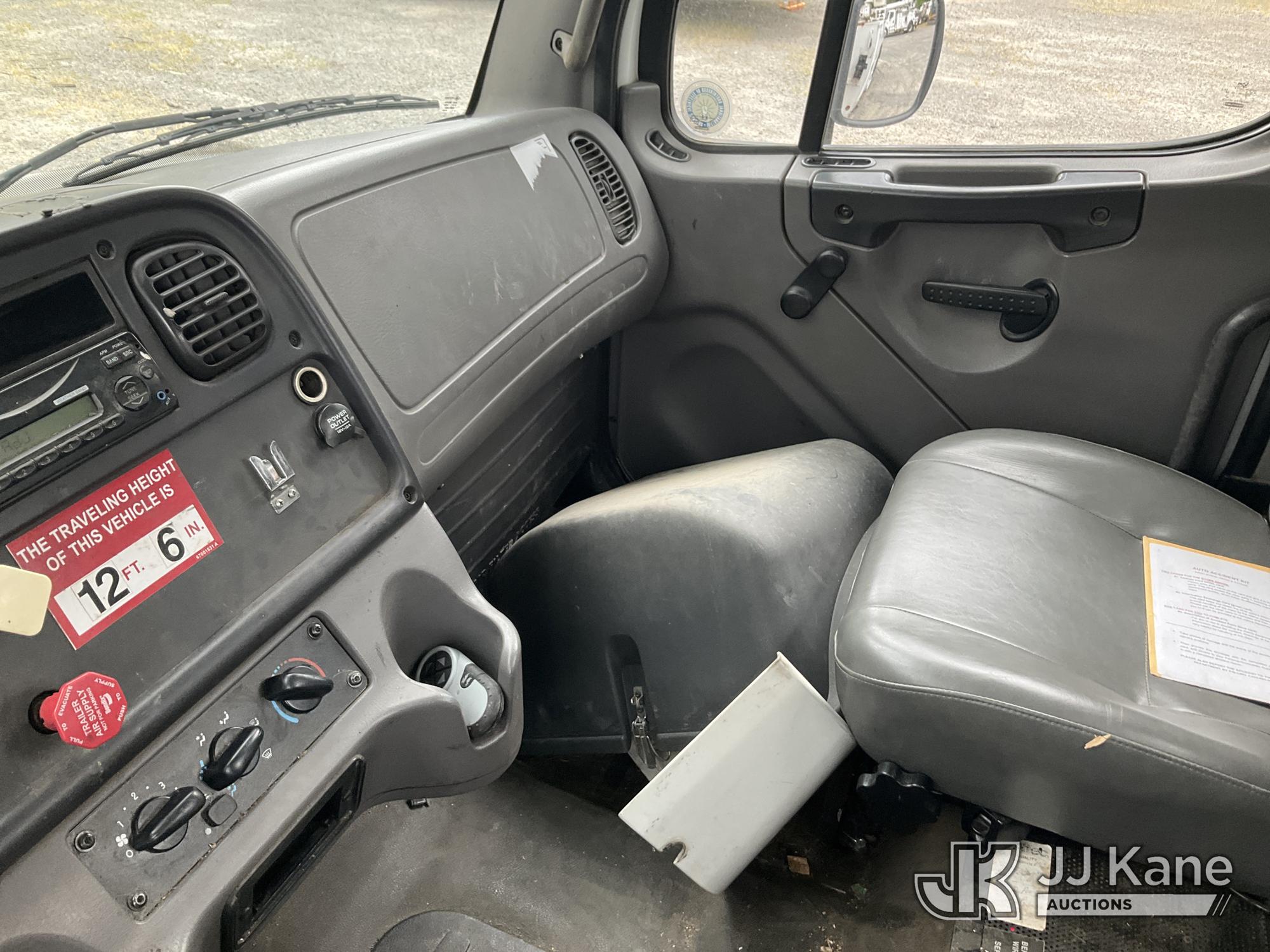 2013 Freightliner M2 106