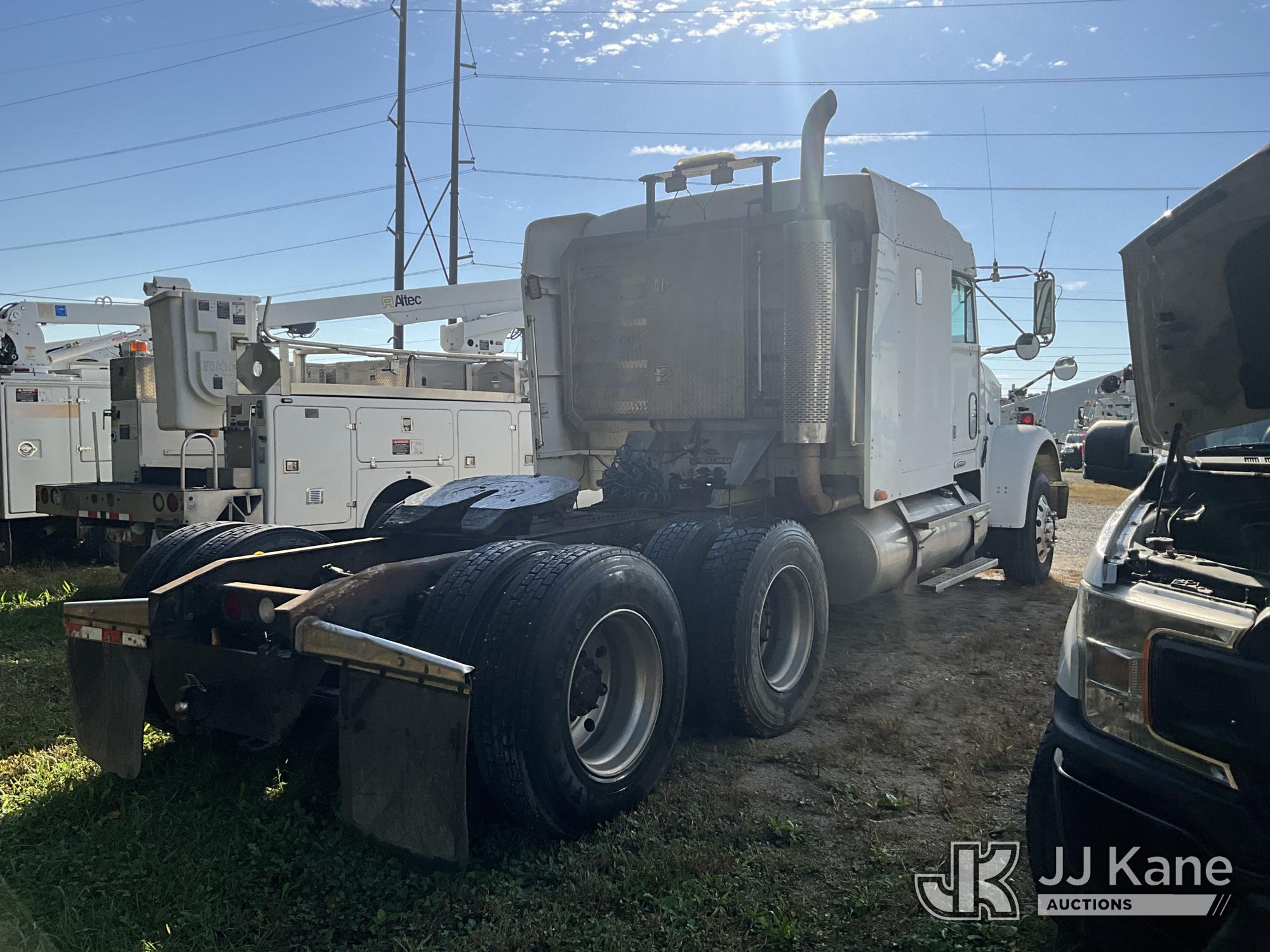 2002 Freightliner FLD120