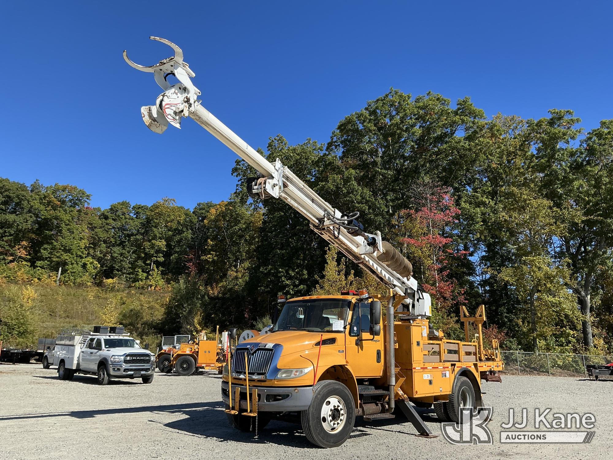 Photo of 2013 International DuraStar 4300