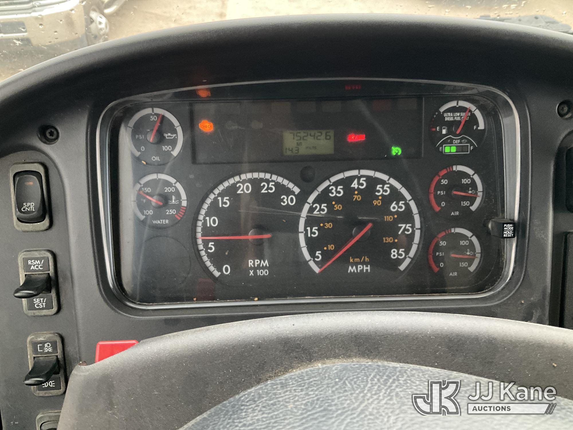 2012 Freightliner M2 106