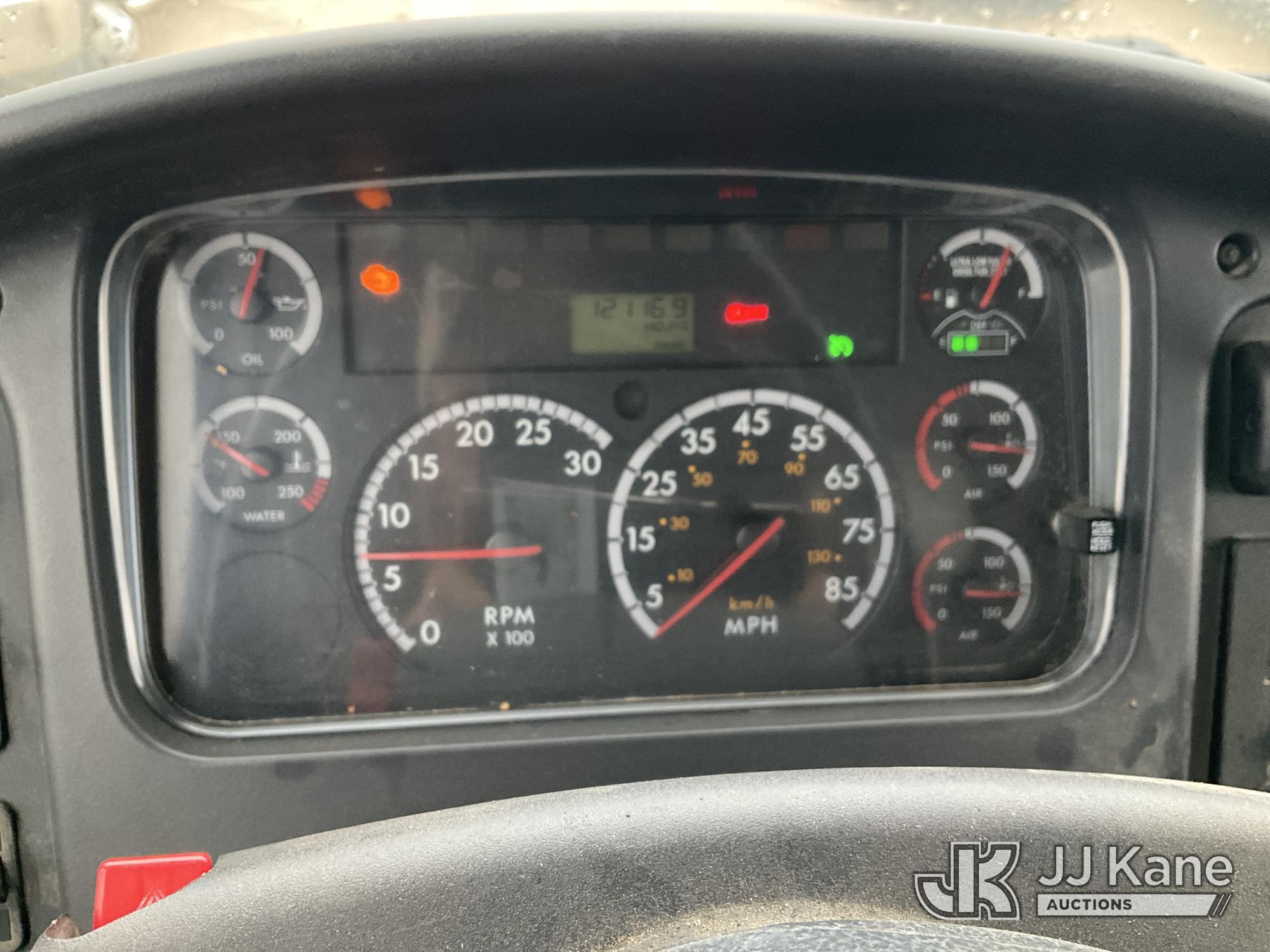 2012 Freightliner M2 106