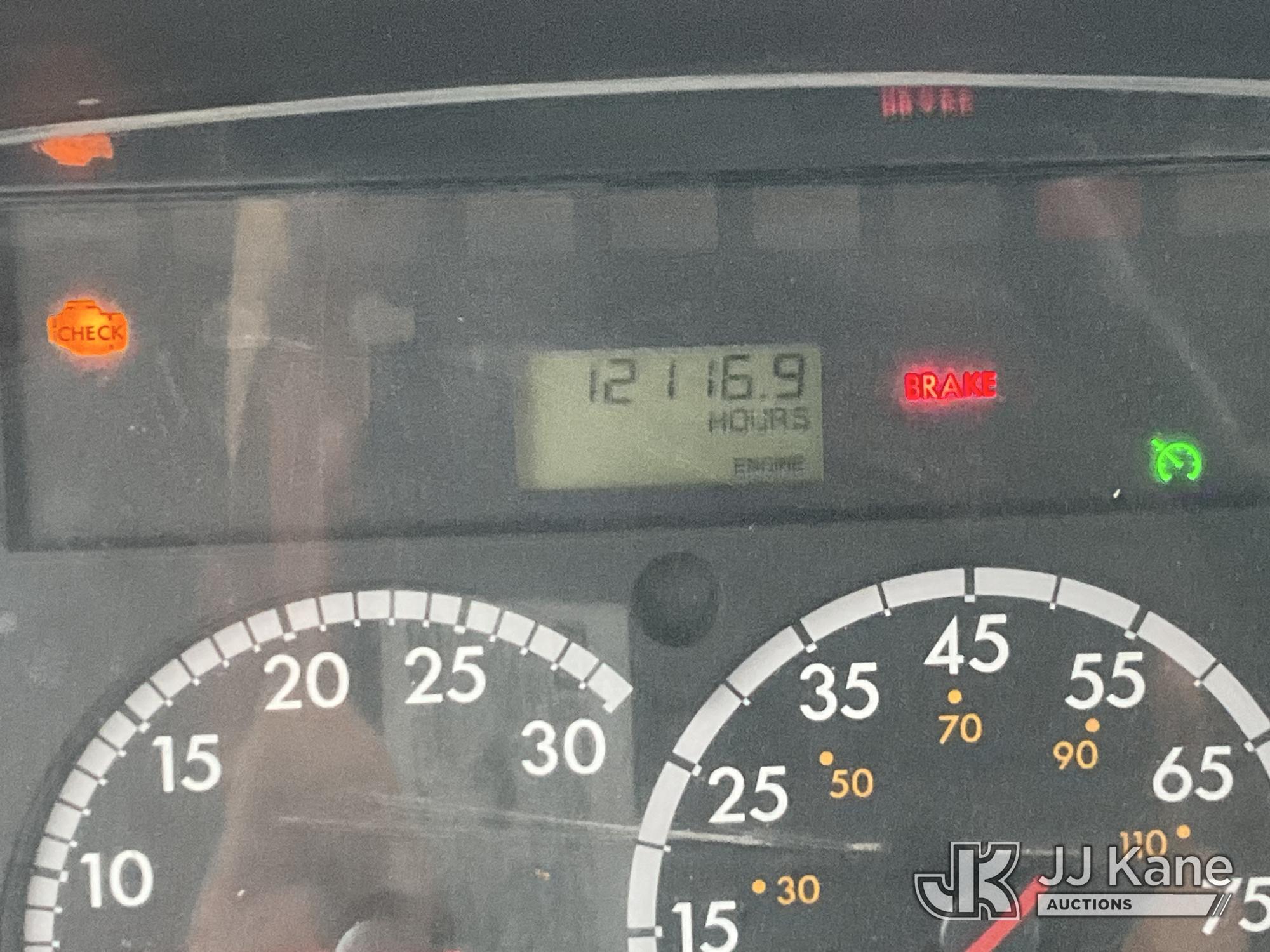 2012 Freightliner M2 106