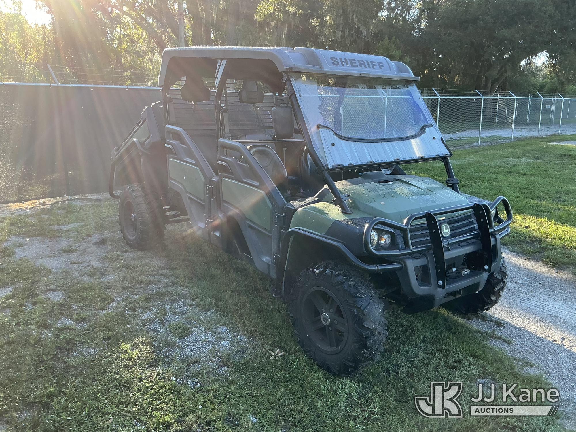 2015 John Deere GATOR XUV825E